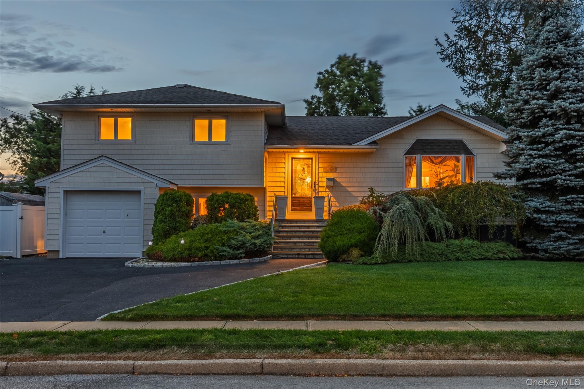 2495 Navy Place, Bellmore, NY 11710