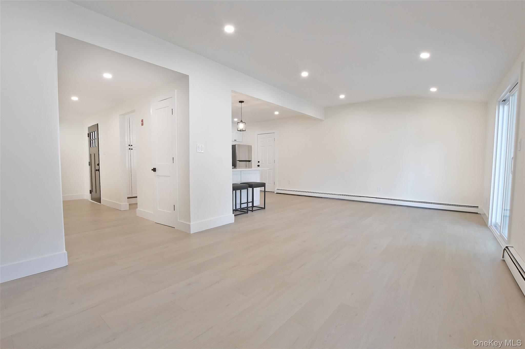 15 Spurwoods Lane, Farmingville, NY 11738