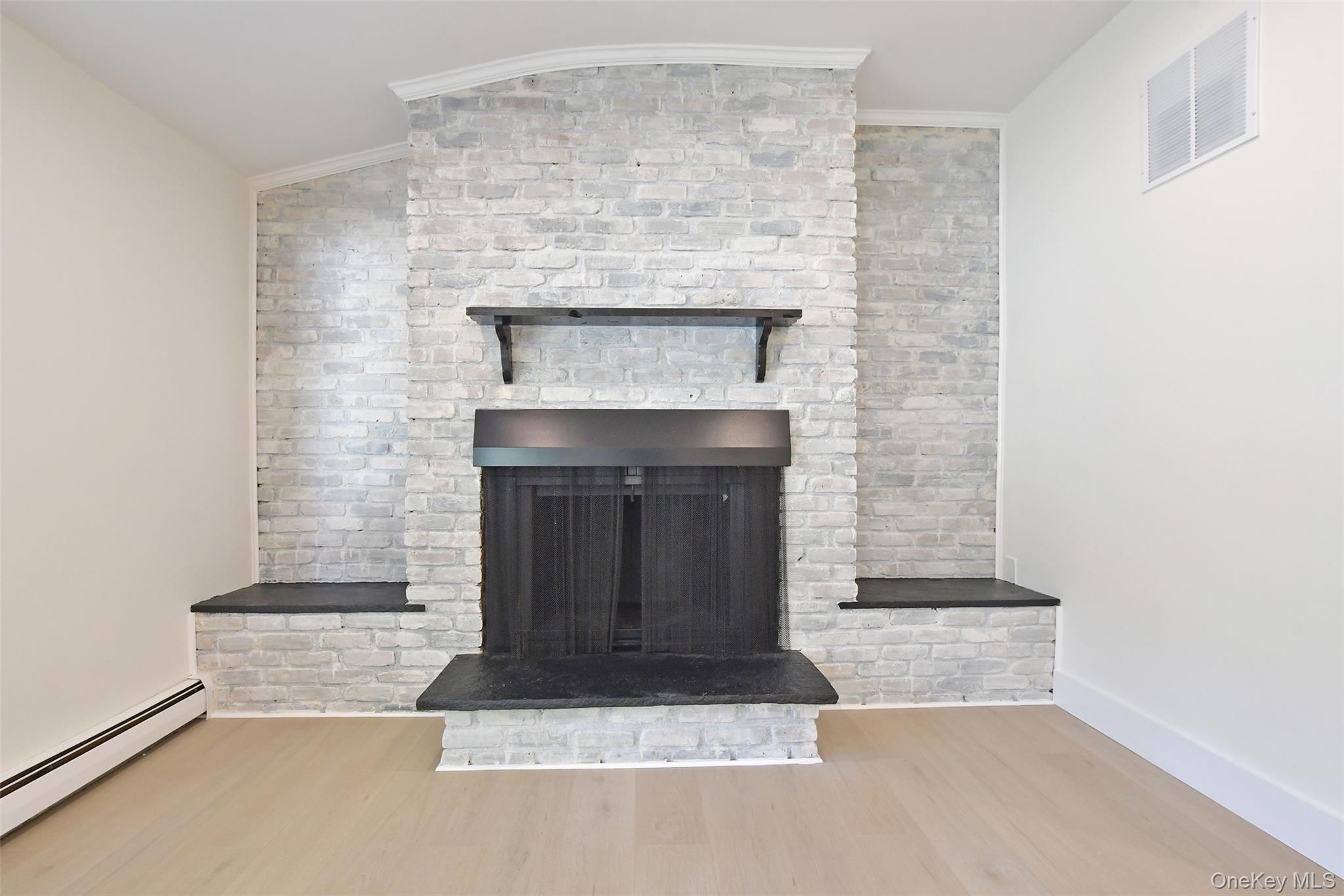 15 Spurwoods Lane, Farmingville, NY 11738