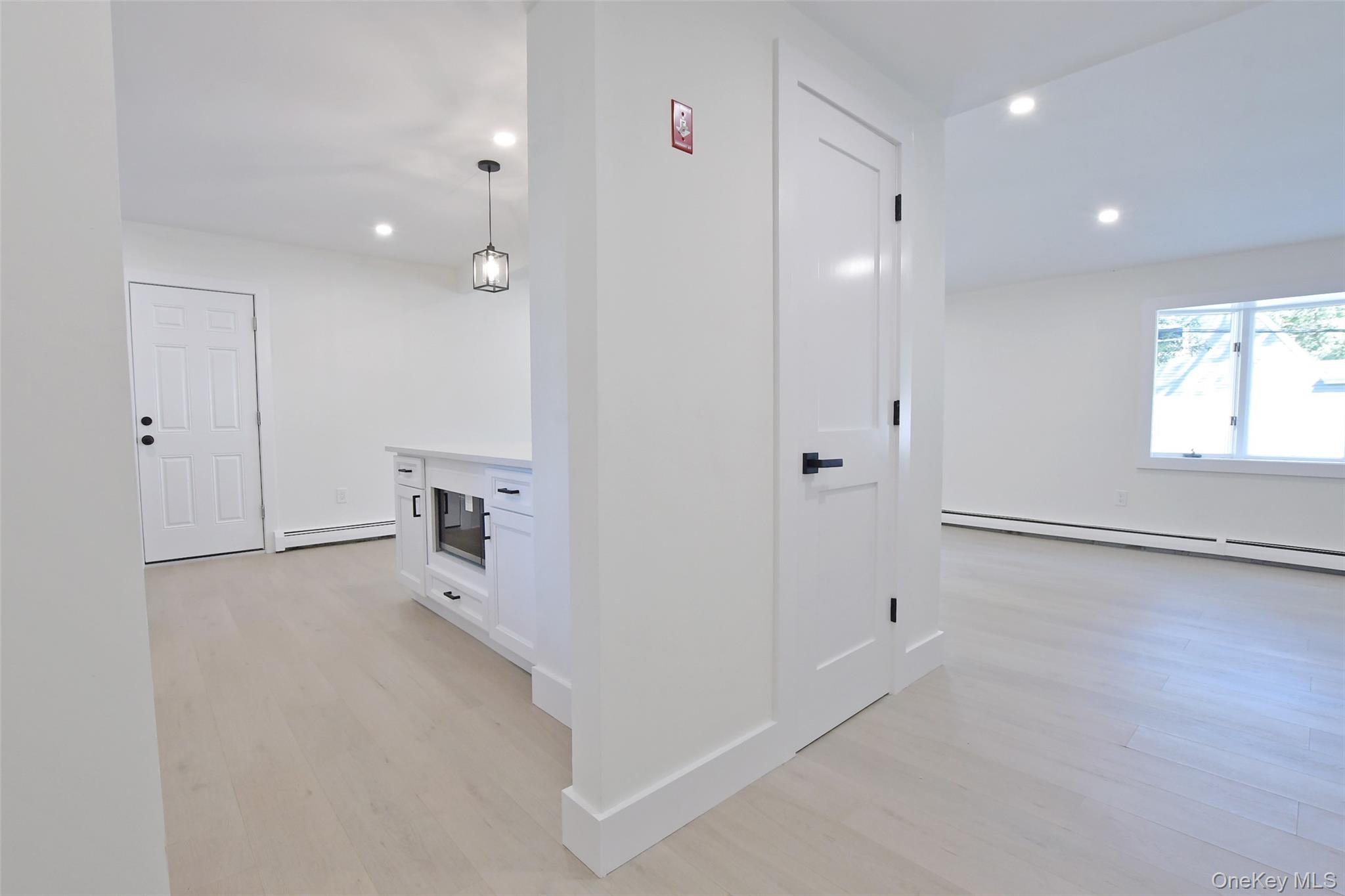 15 Spurwoods Lane, Farmingville, NY 11738