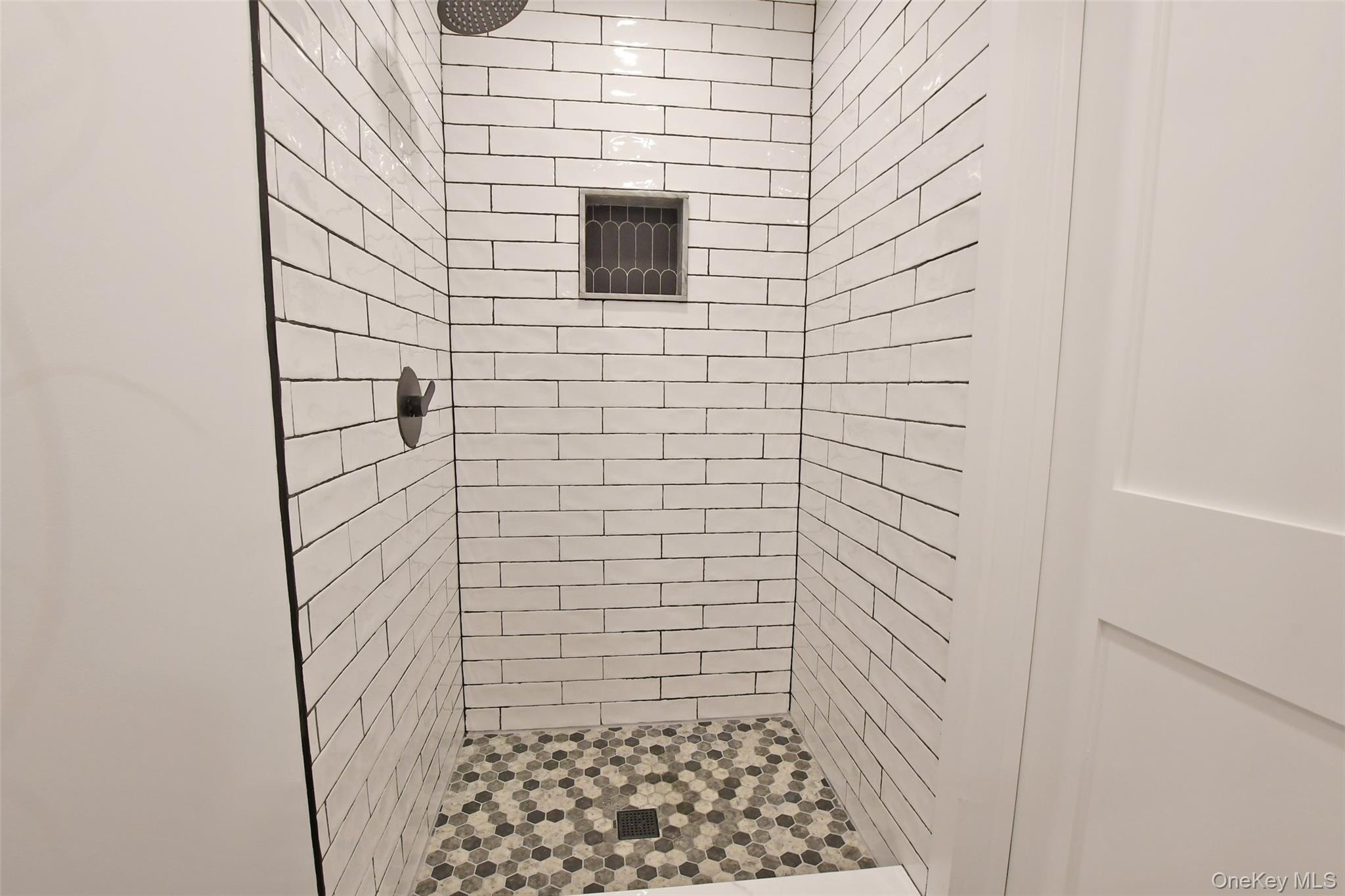 15 Spurwoods Lane, Farmingville, NY 11738