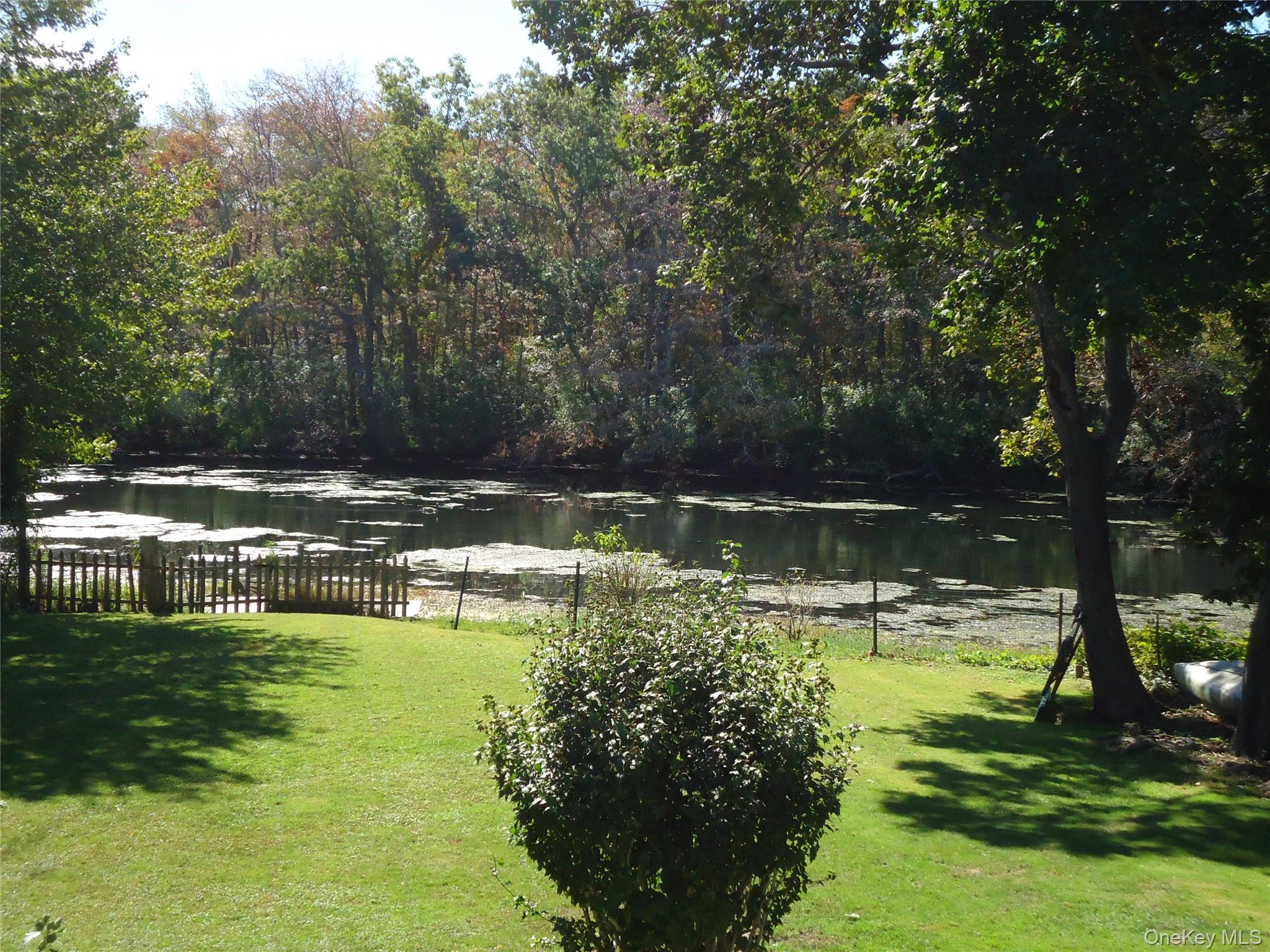 725 W Main Street, Riverhead, NY 11901