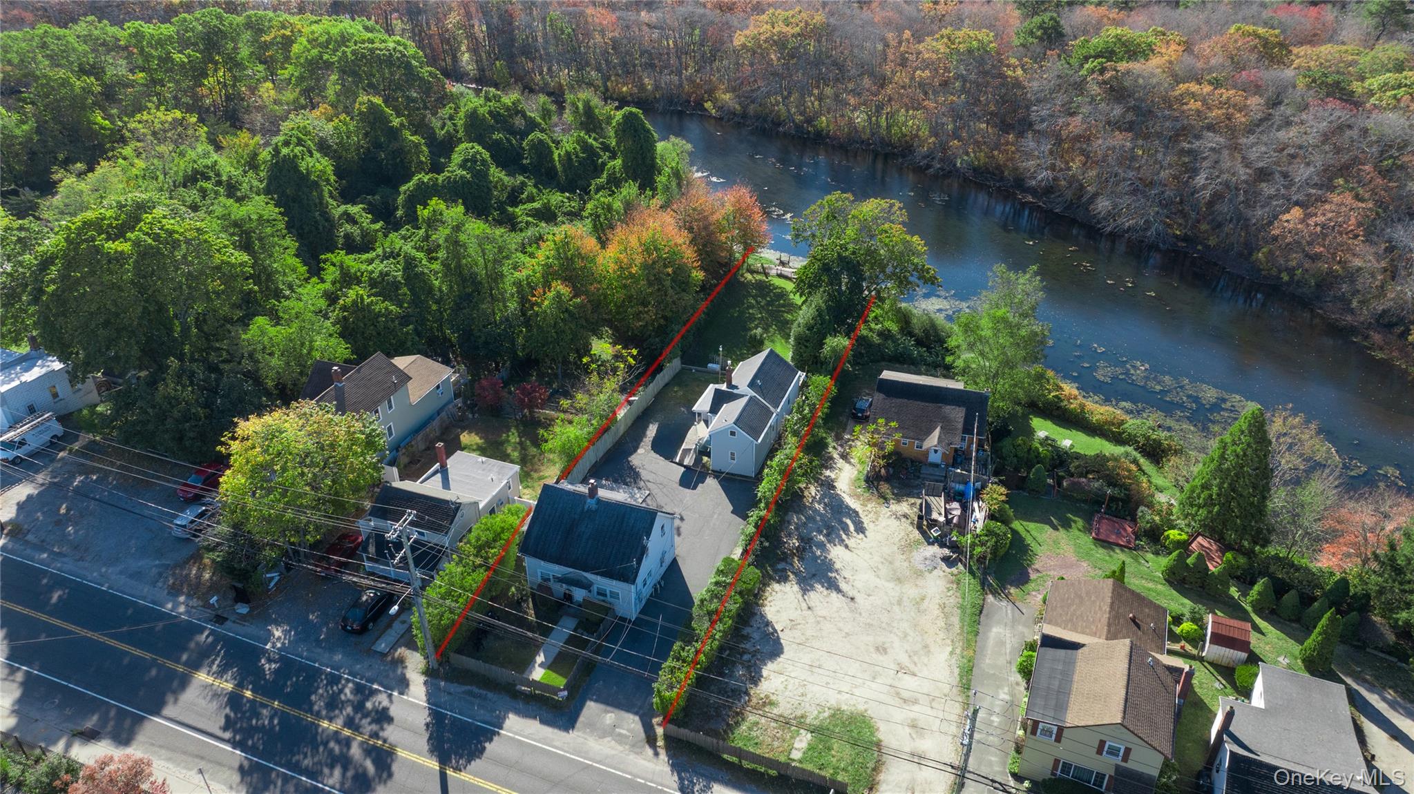 725 W Main Street, Riverhead, NY 11901