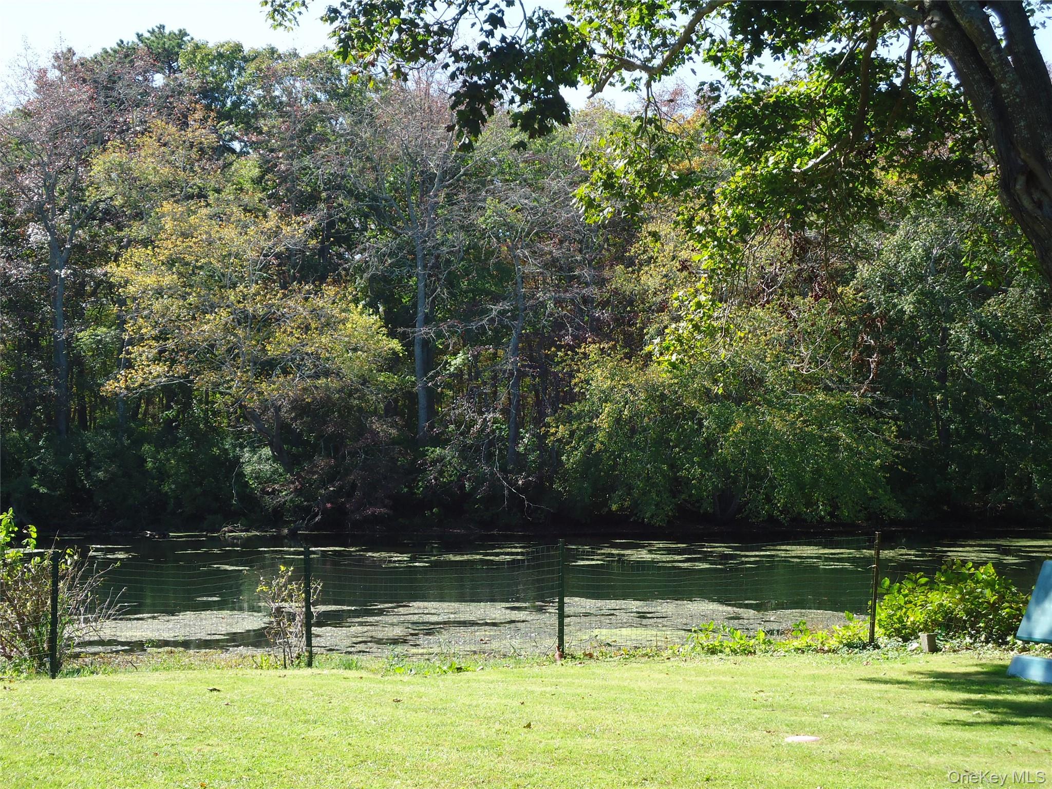 725 W Main Street, Riverhead, NY 11901