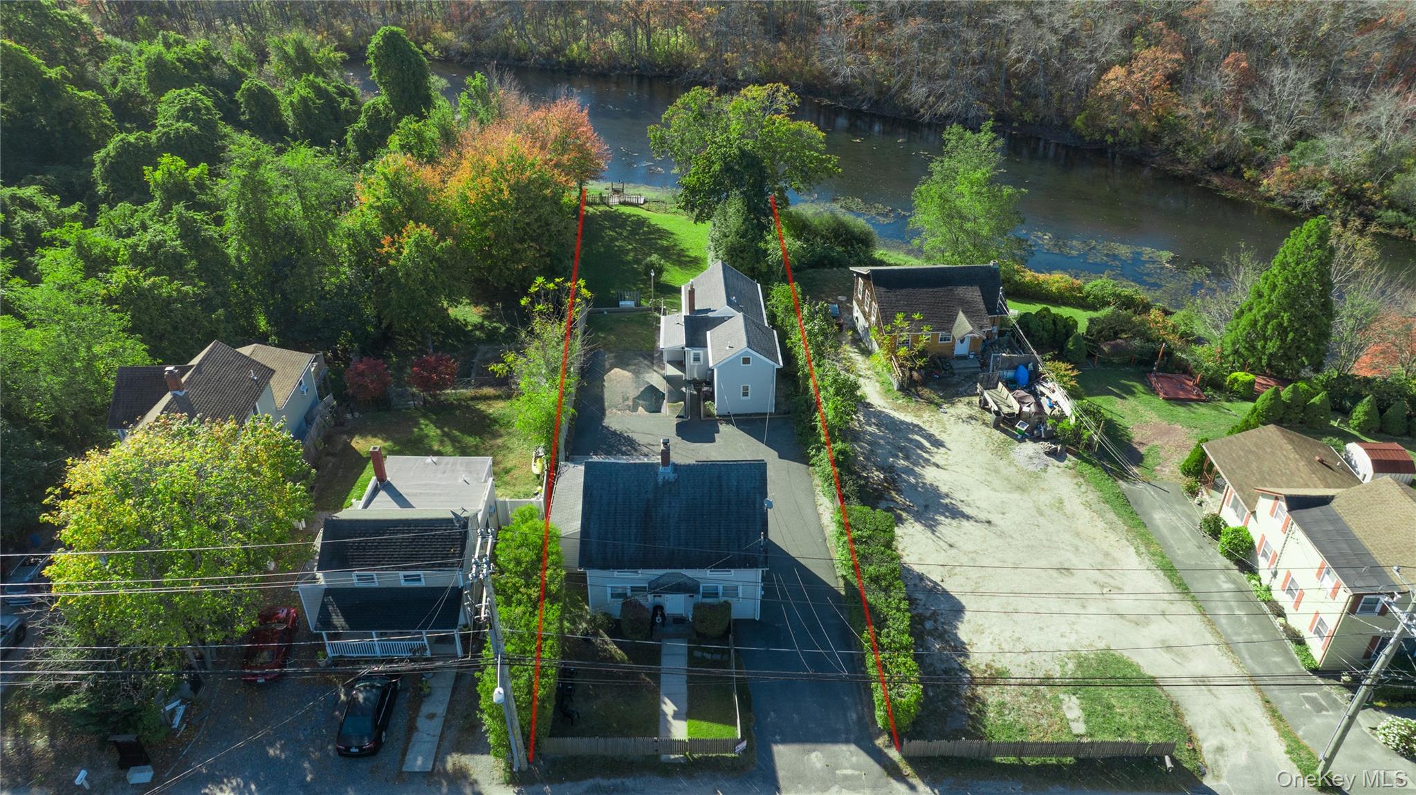 725 W Main Street, Riverhead, NY 11901