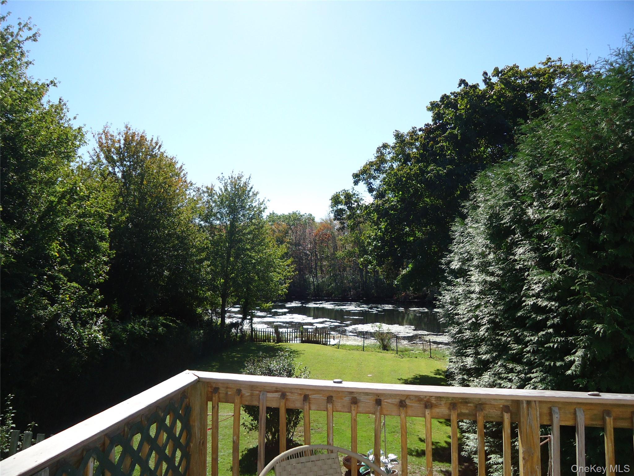 725 W Main Street, Riverhead, NY 11901