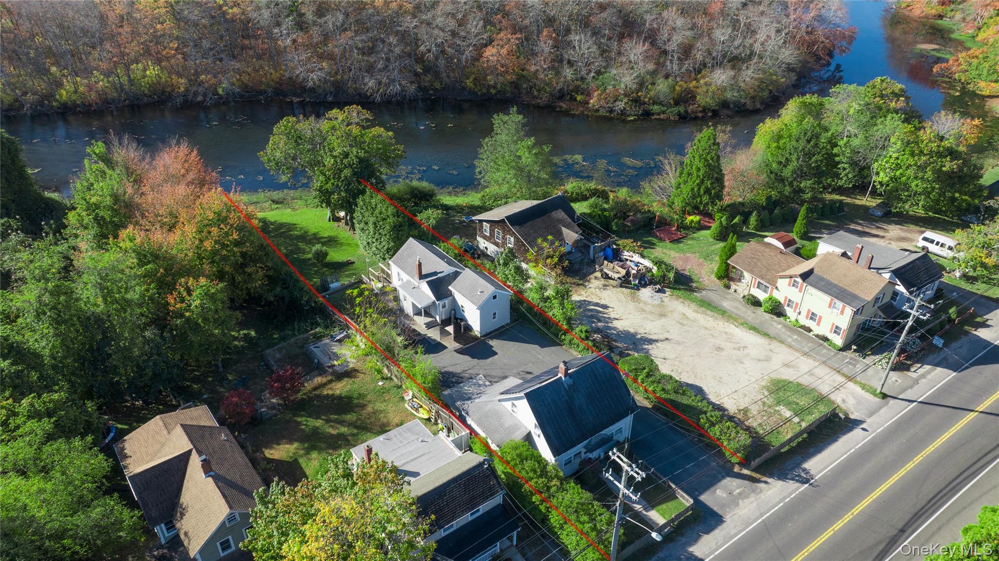 725 W Main Street, Riverhead, NY 11901