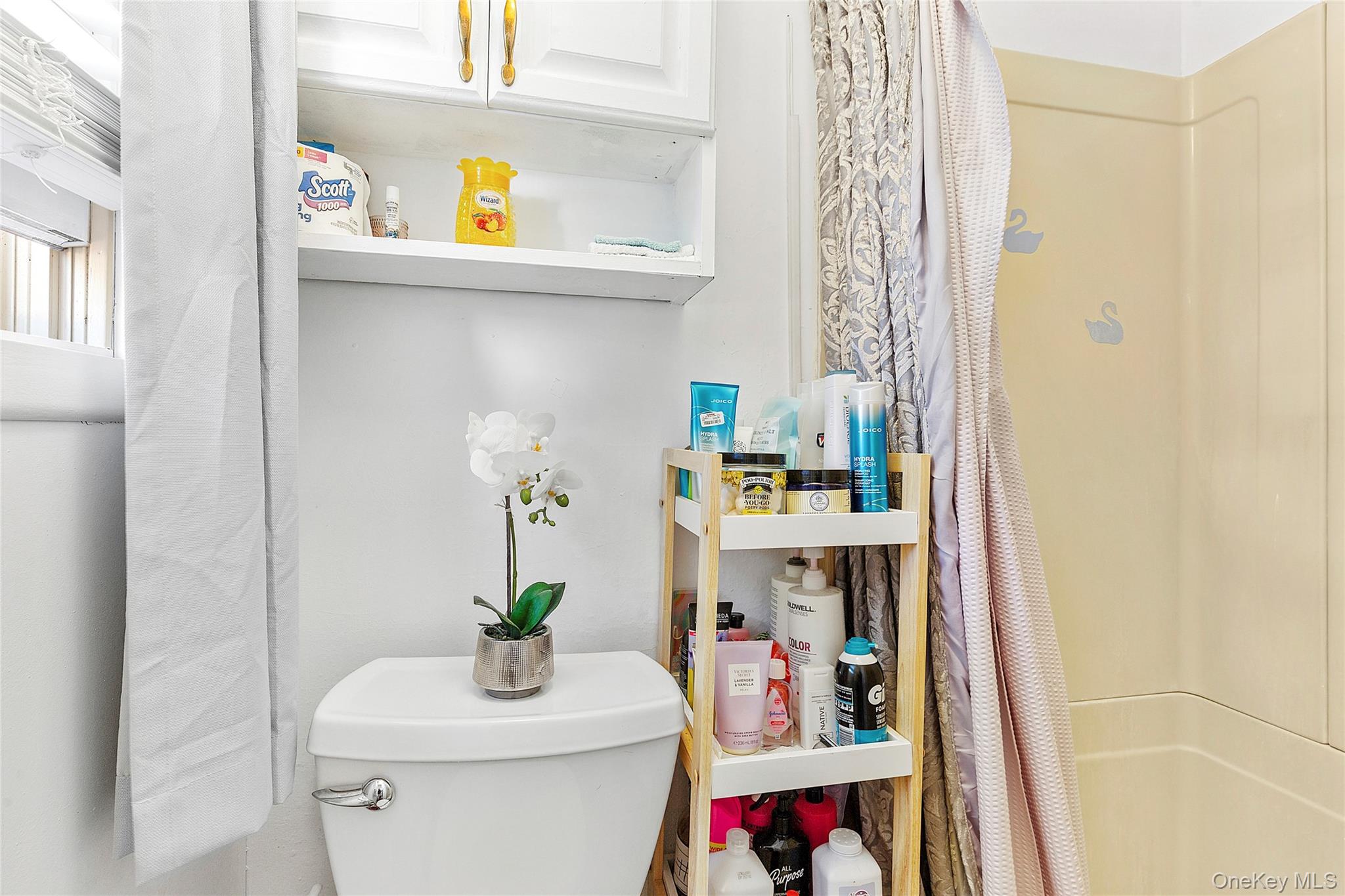 127 Lake Avenue, Flanders, NY 11901