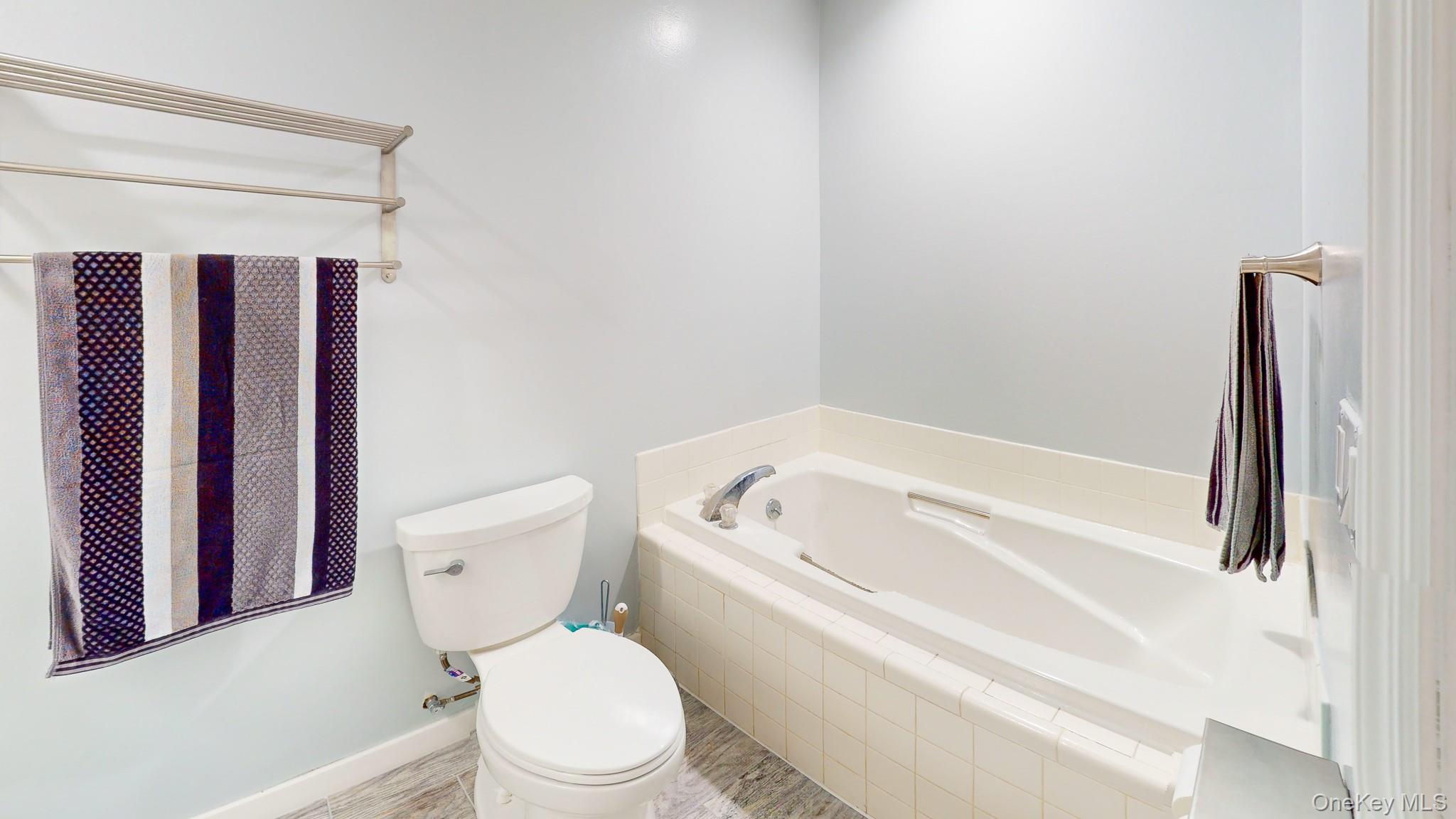 125 Pinebrook Drive, Hyde Park, NY 12538