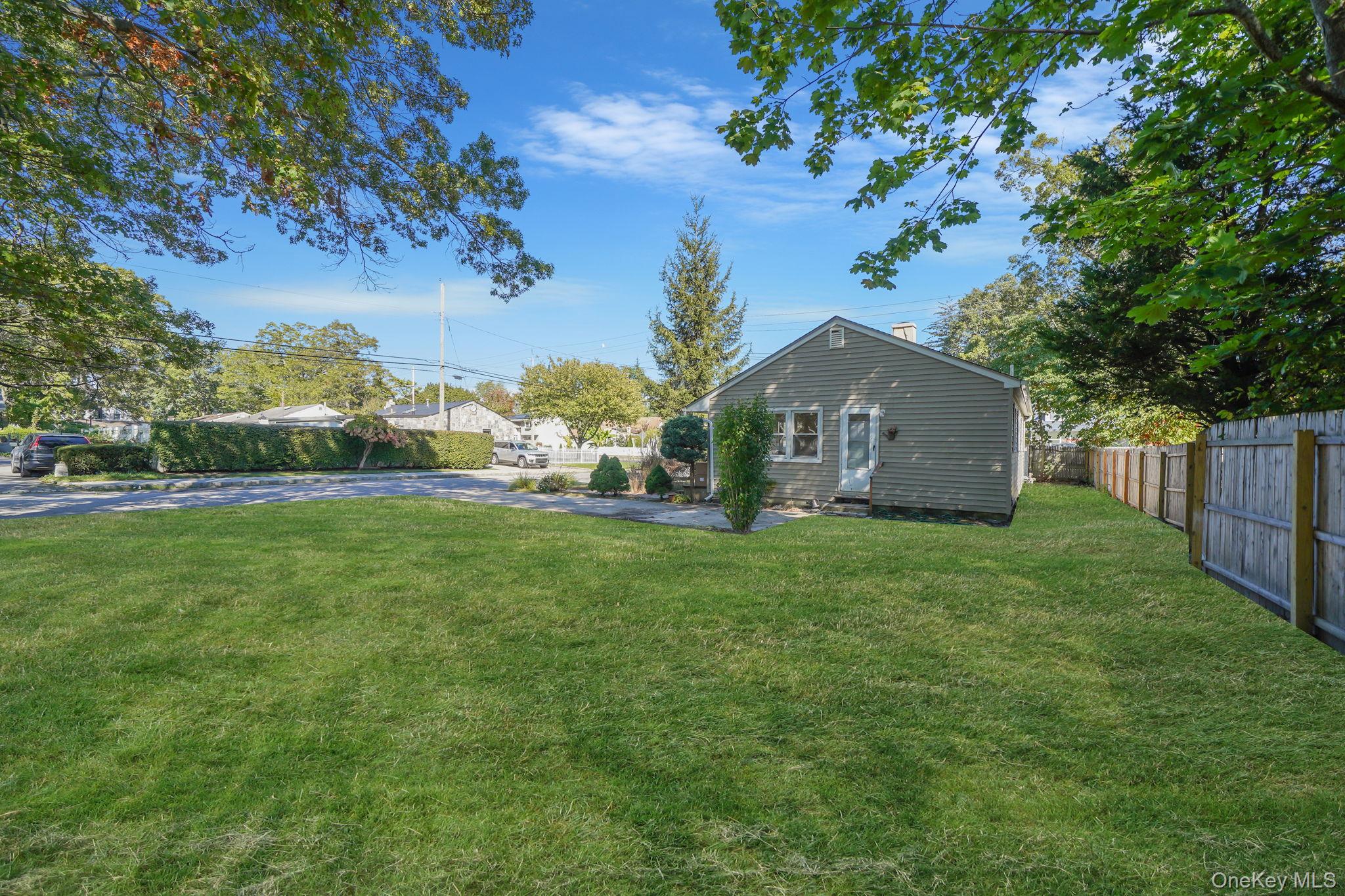 2 W Walnut Street, Islip, NY 11751