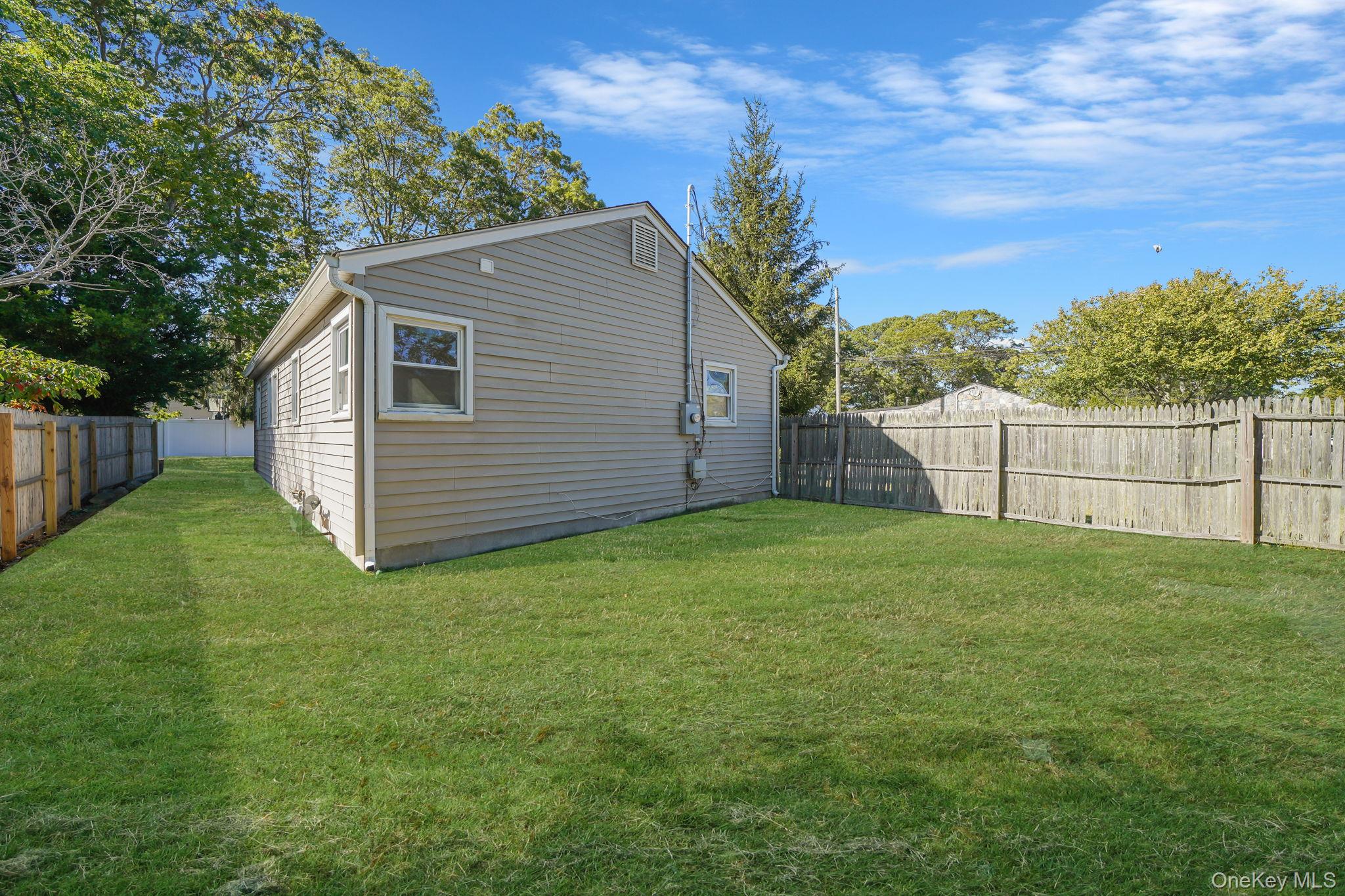 2 W Walnut Street, Islip, NY 11751