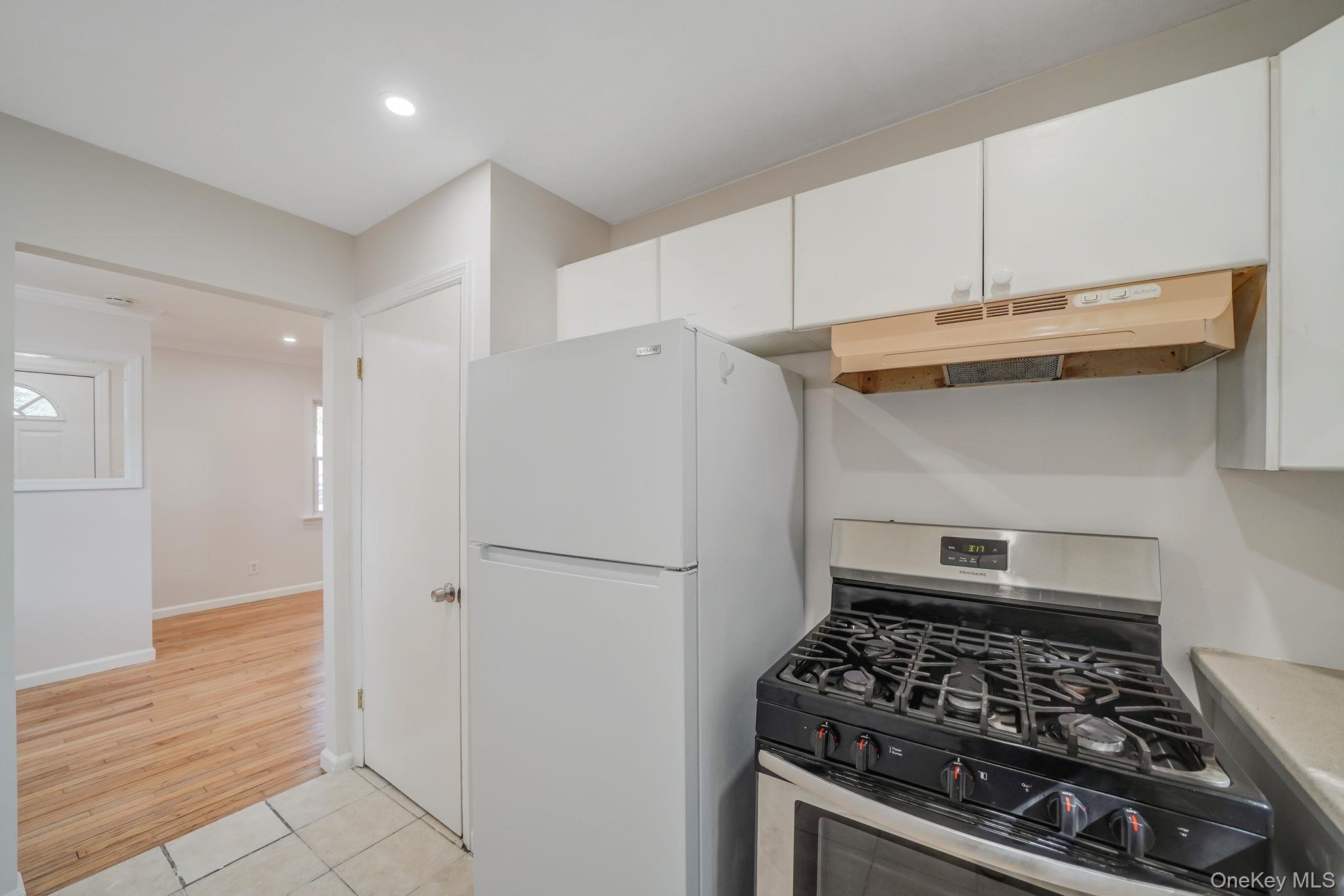 2 W Walnut Street, Islip, NY 11751