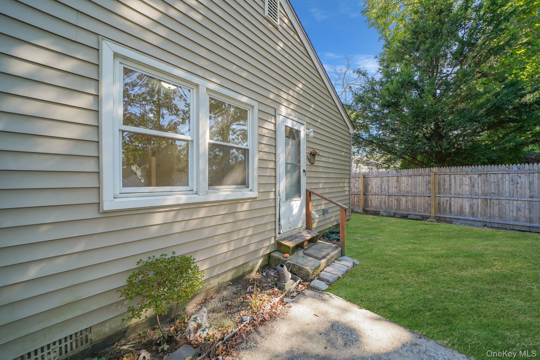 2 W Walnut Street, Islip, NY 11751