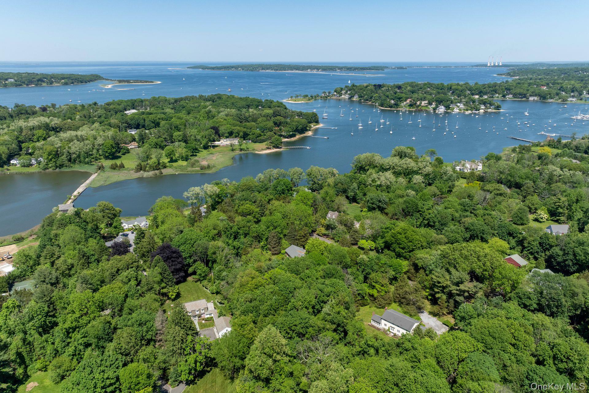 4 Pippin Lane, Lloyd Harbor, NY 11743