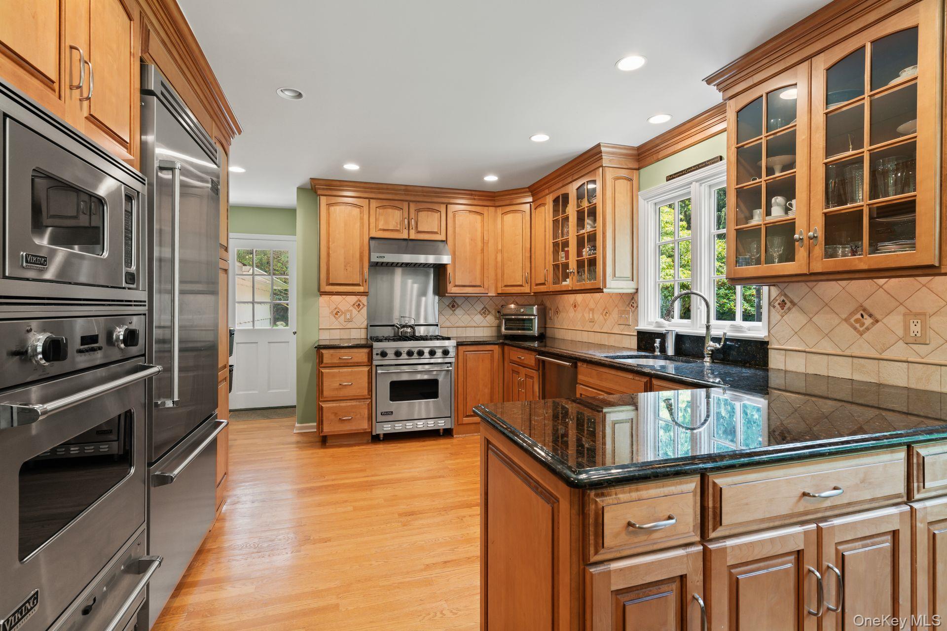 4 Pippin Lane, Lloyd Harbor, NY 11743