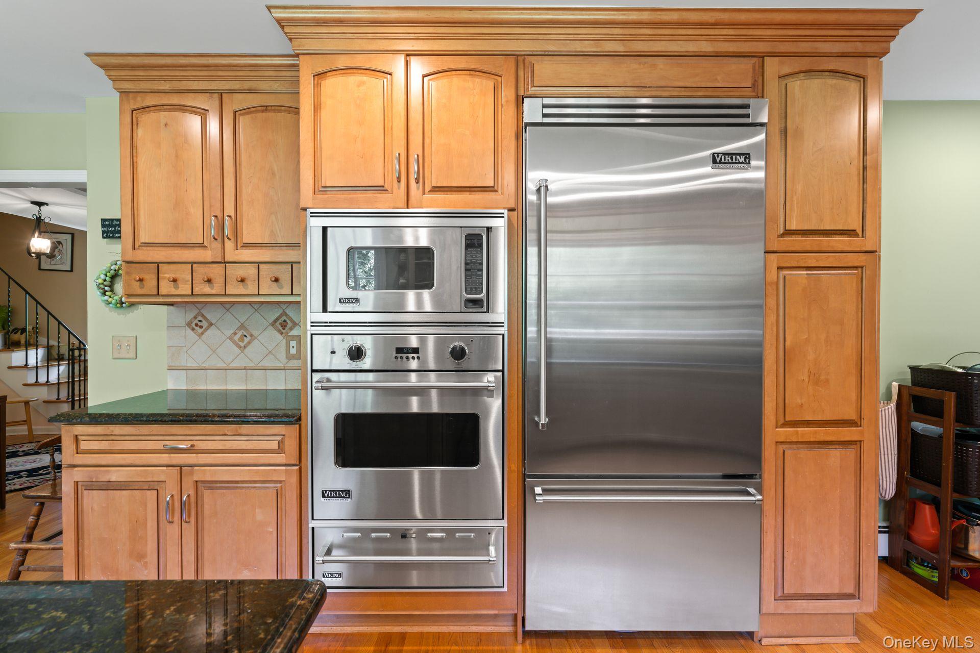 4 Pippin Lane, Lloyd Harbor, NY 11743