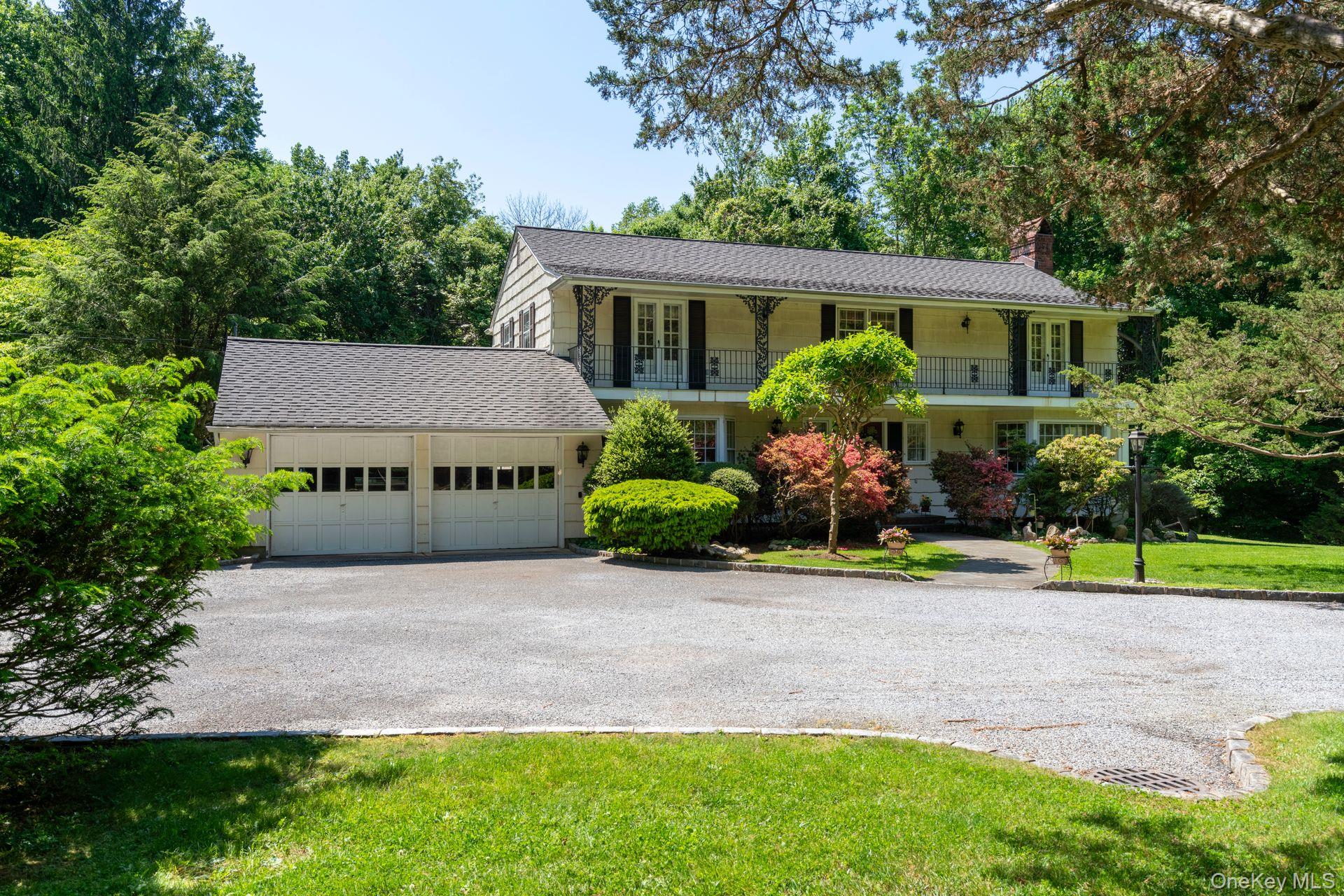 4 Pippin Lane, Lloyd Harbor, NY 11743