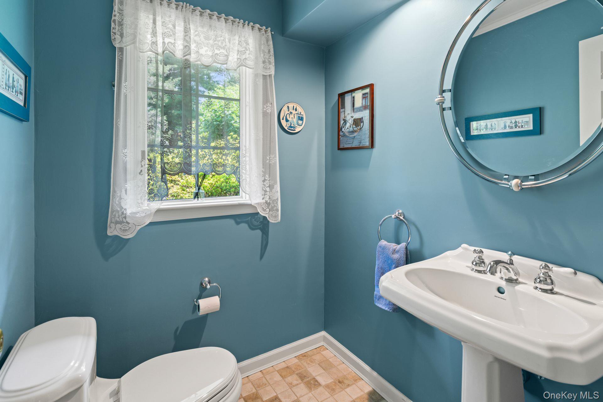 4 Pippin Lane, Lloyd Harbor, NY 11743