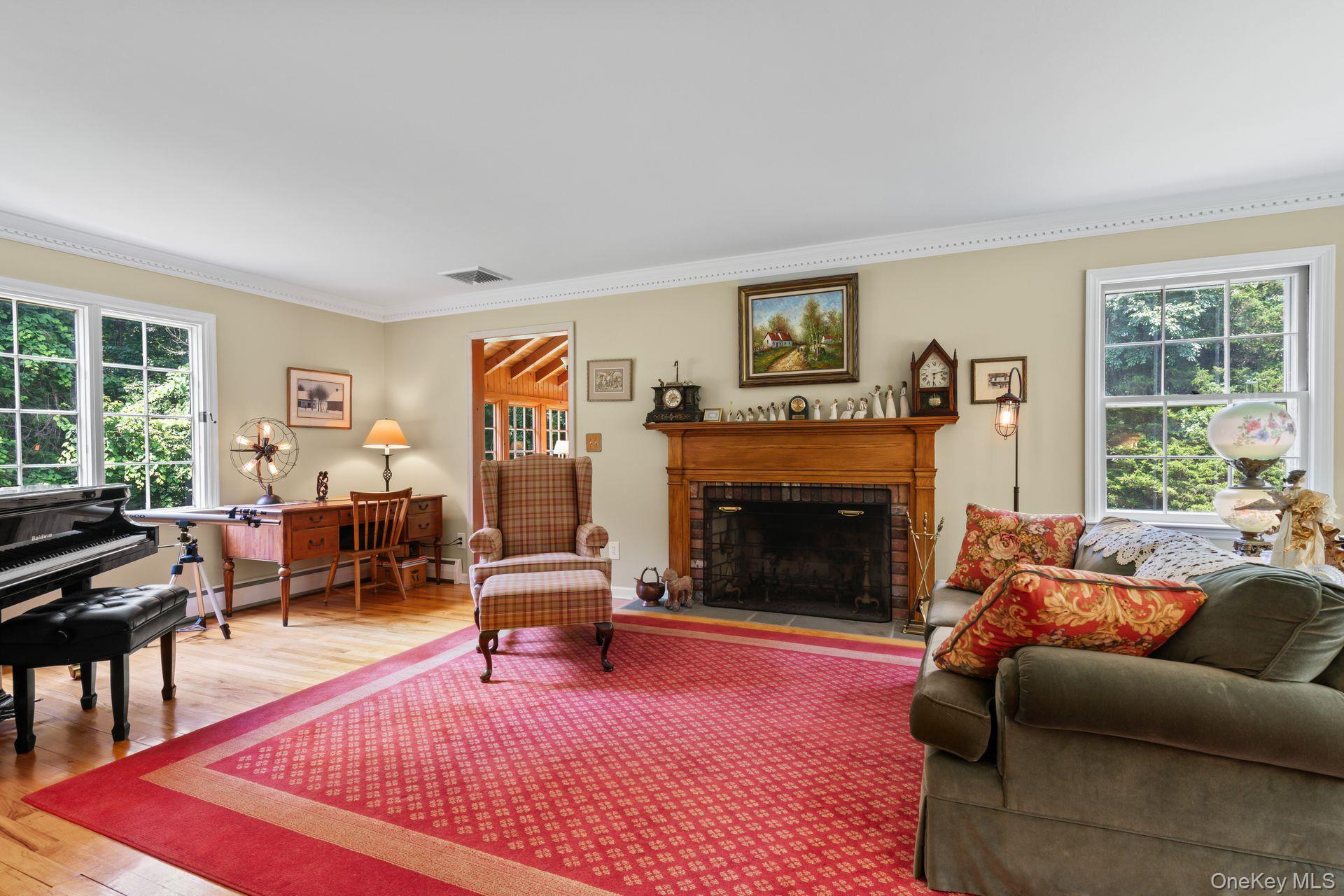 4 Pippin Lane, Lloyd Harbor, NY 11743