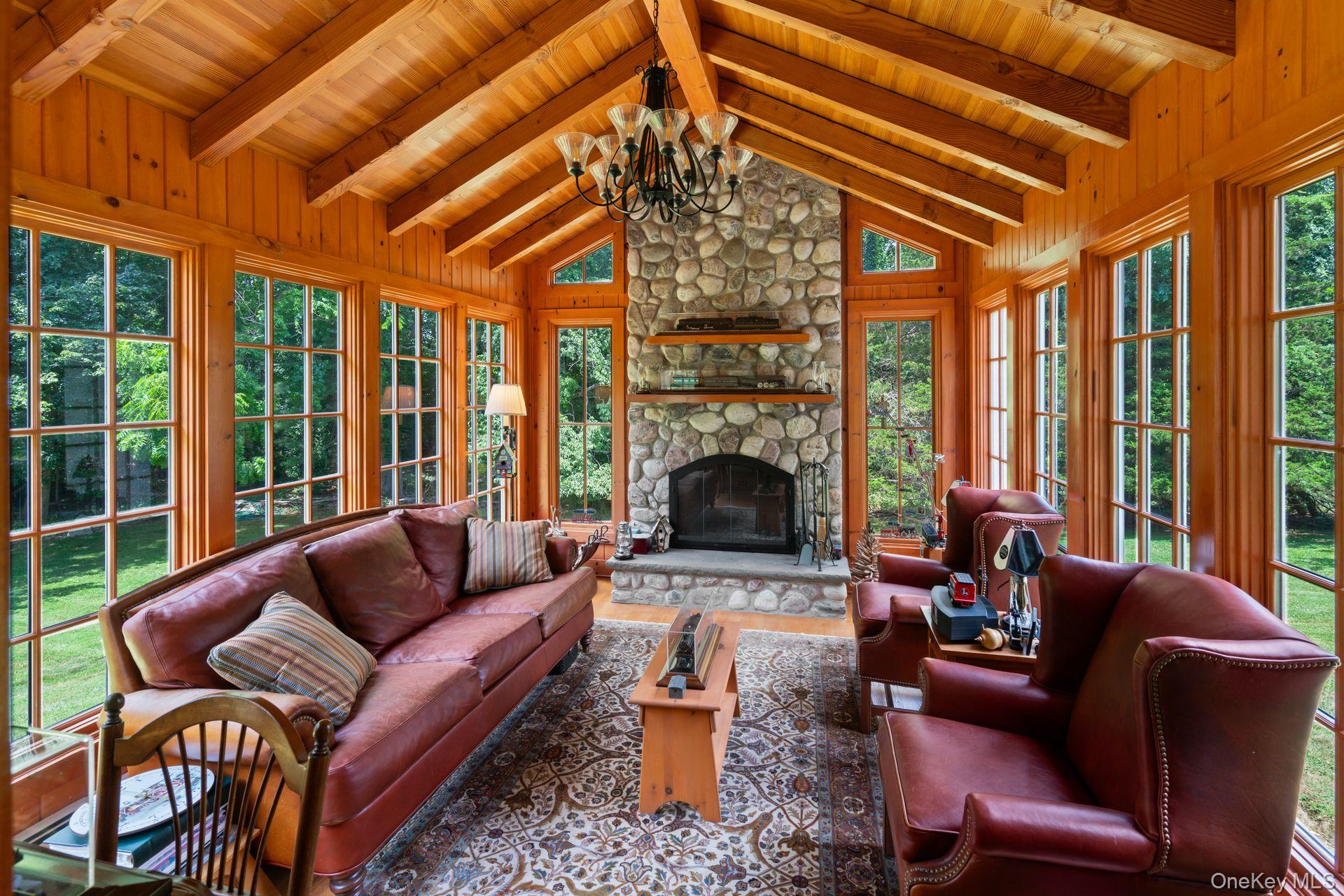 4 Pippin Lane, Lloyd Harbor, NY 11743