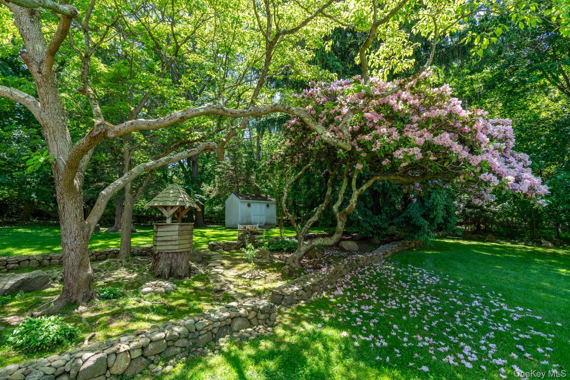 4 Pippin Lane, Lloyd Harbor, NY 11743