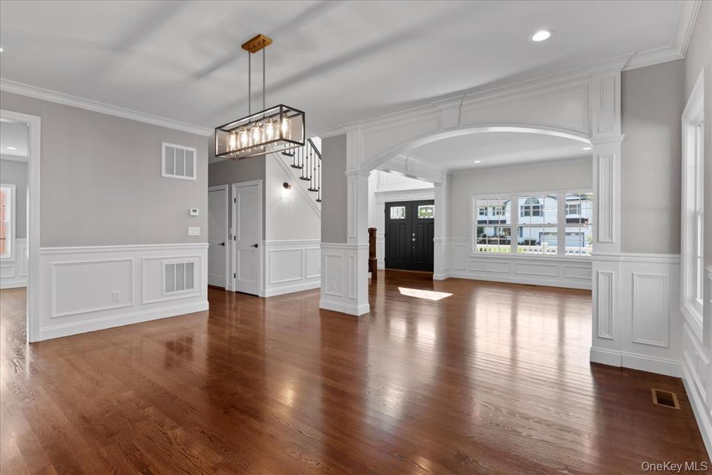 17 Hannington Avenue, Wantagh, NY 11793