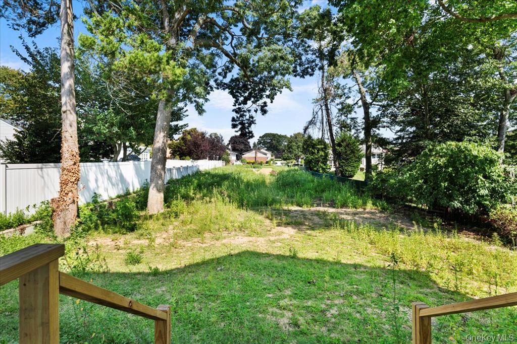 17 Hannington Avenue, Wantagh, NY 11793