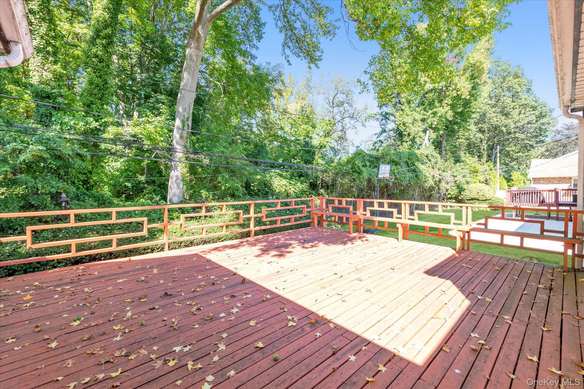 180 Dogwood Road, Roslyn, NY 11576