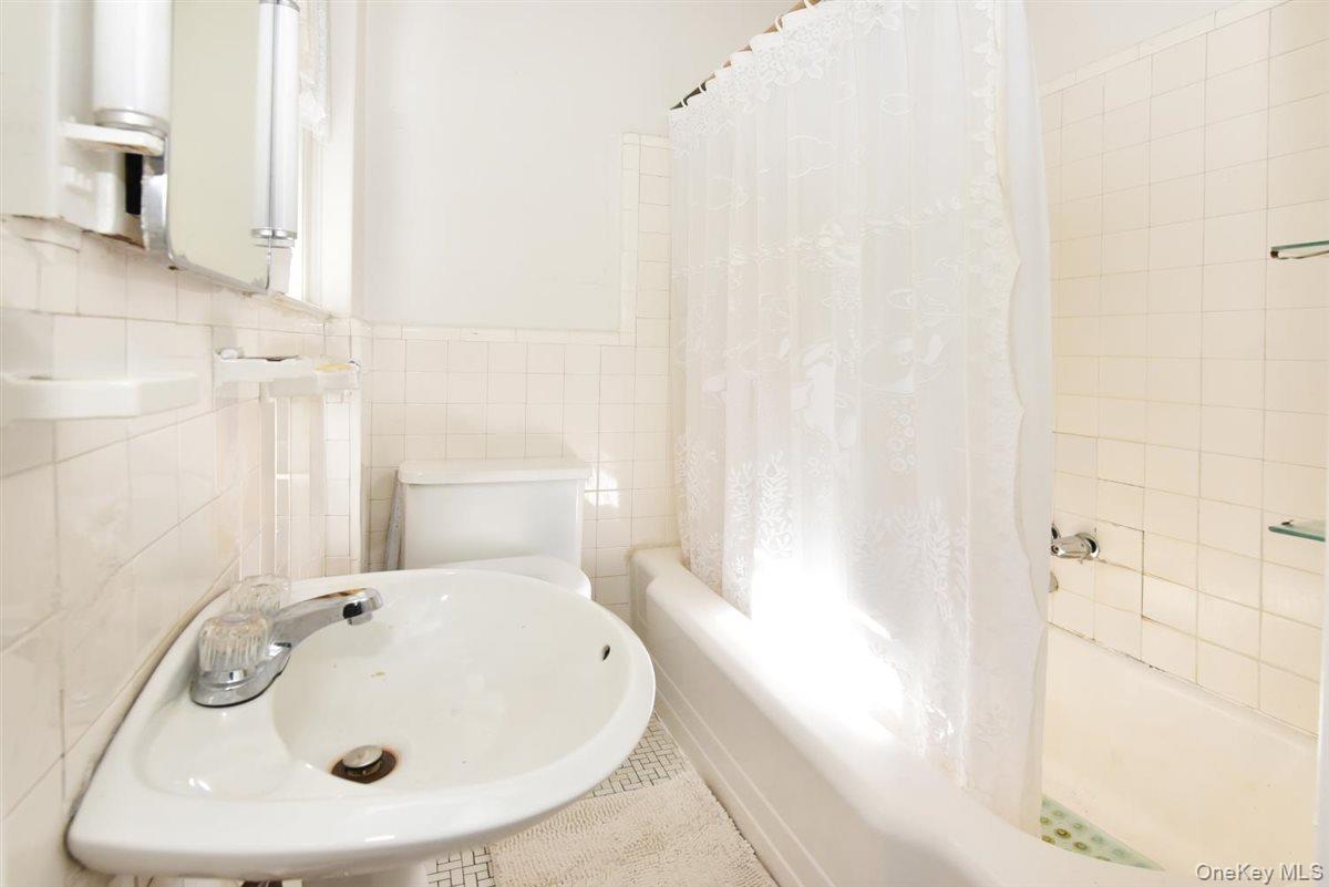 101 Wallace Street, Freeport, NY 11520