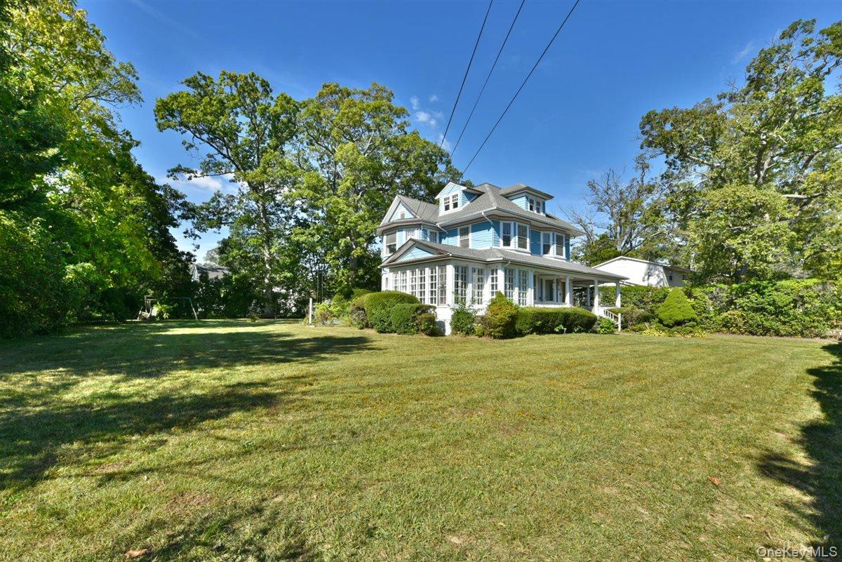 101 Wallace Street, Freeport, NY 11520