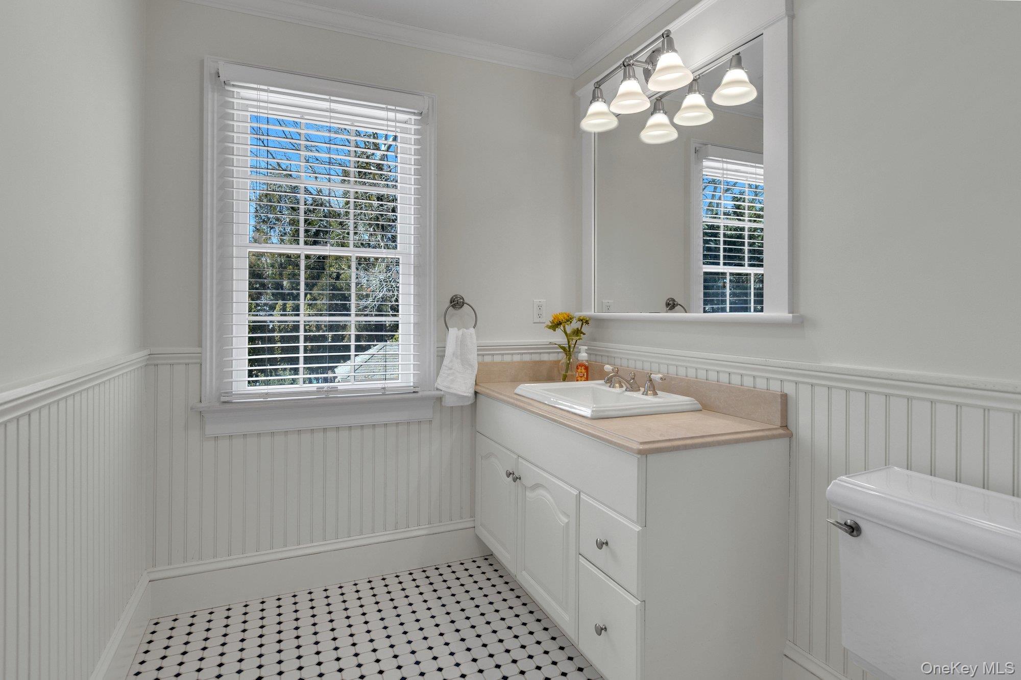 18 Landing Lane, East Quogue, NY 11942