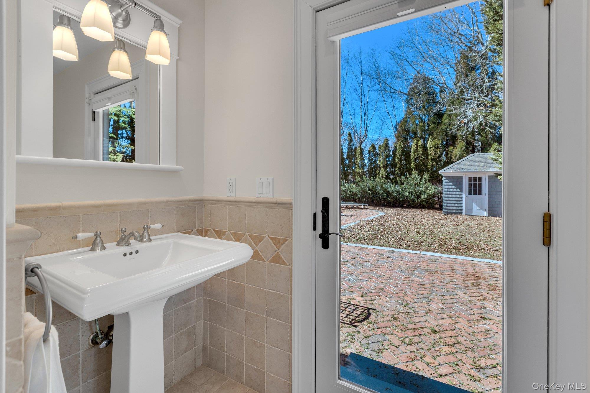 18 Landing Lane, East Quogue, NY 11942