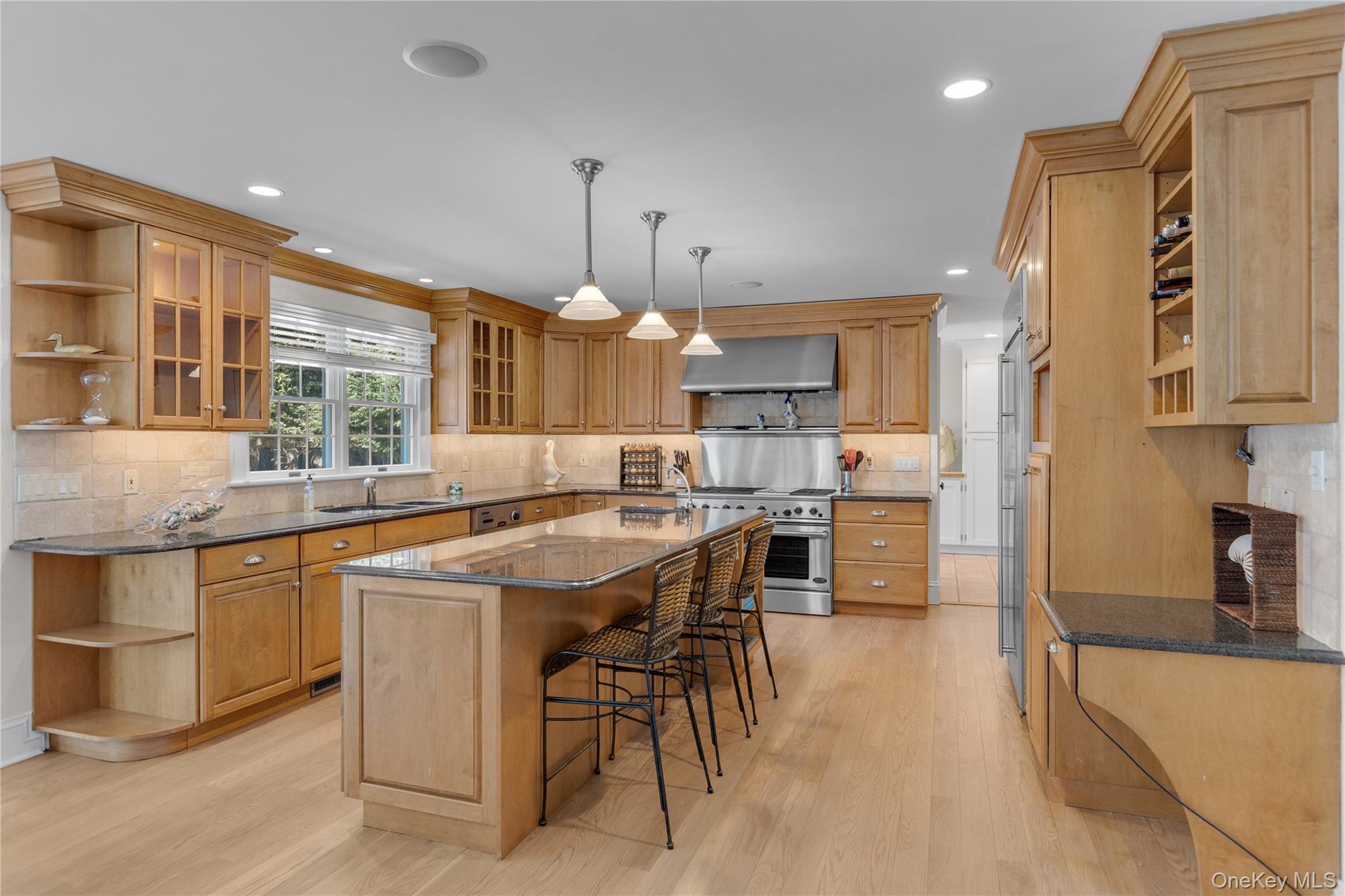 18 Landing Lane, East Quogue, NY 11942