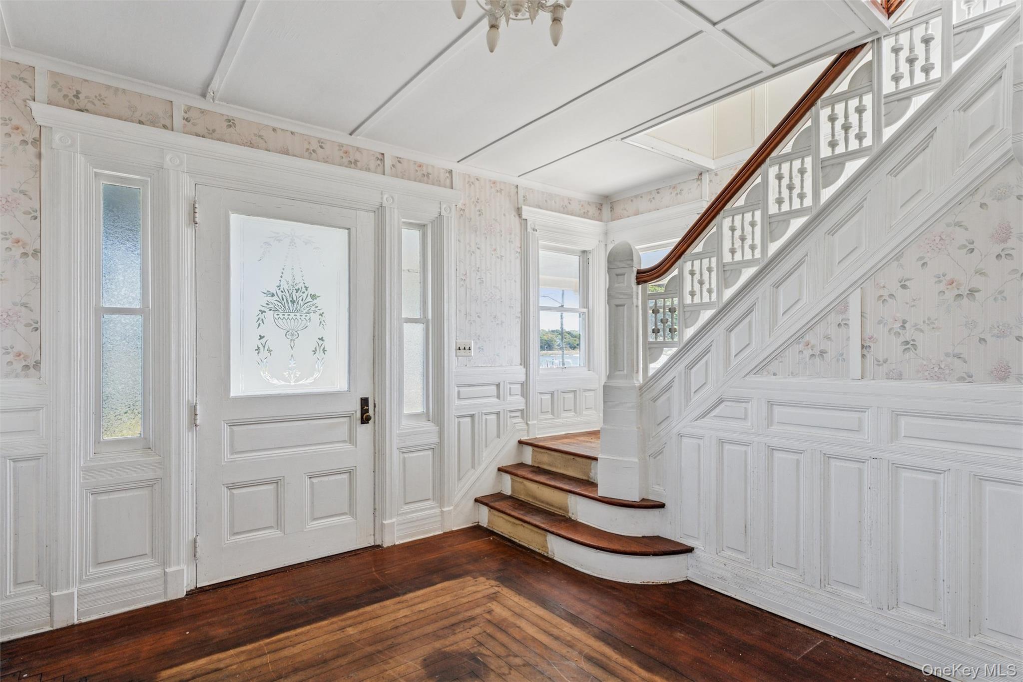 63 S Bay Ave, Eastport, NY 11941