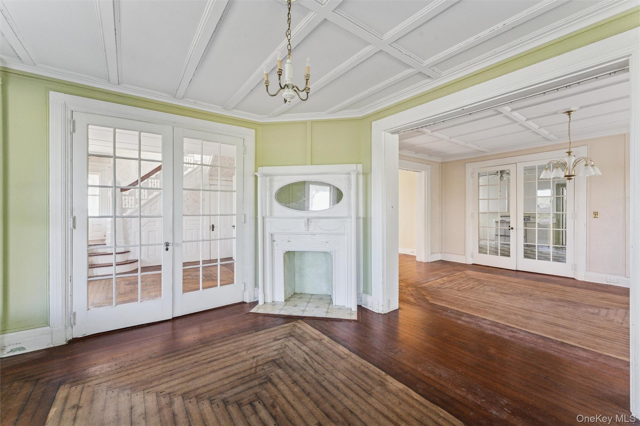 63 S Bay Ave, Eastport, NY 11941