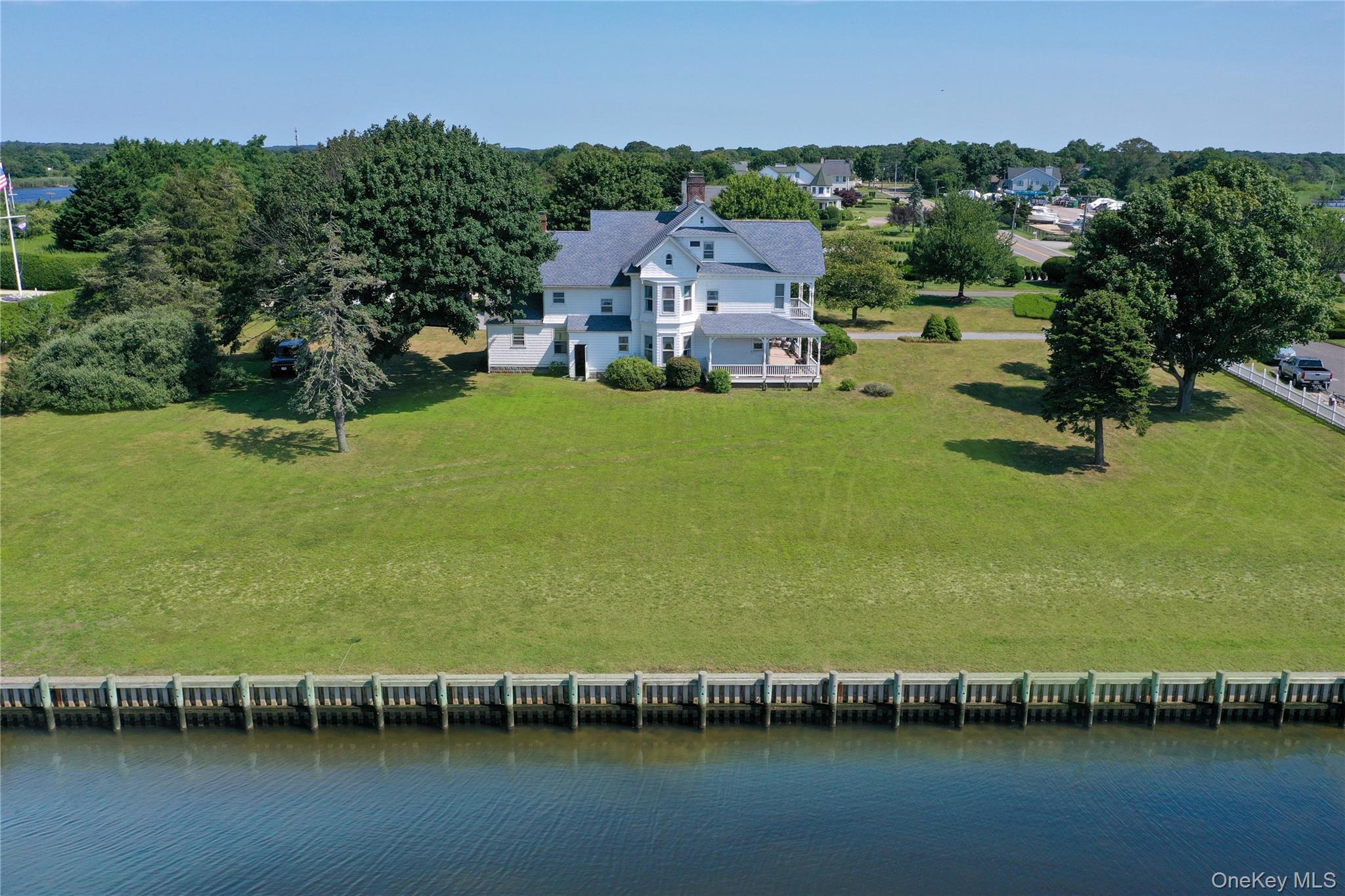 63 S Bay Ave, Eastport, NY 11941