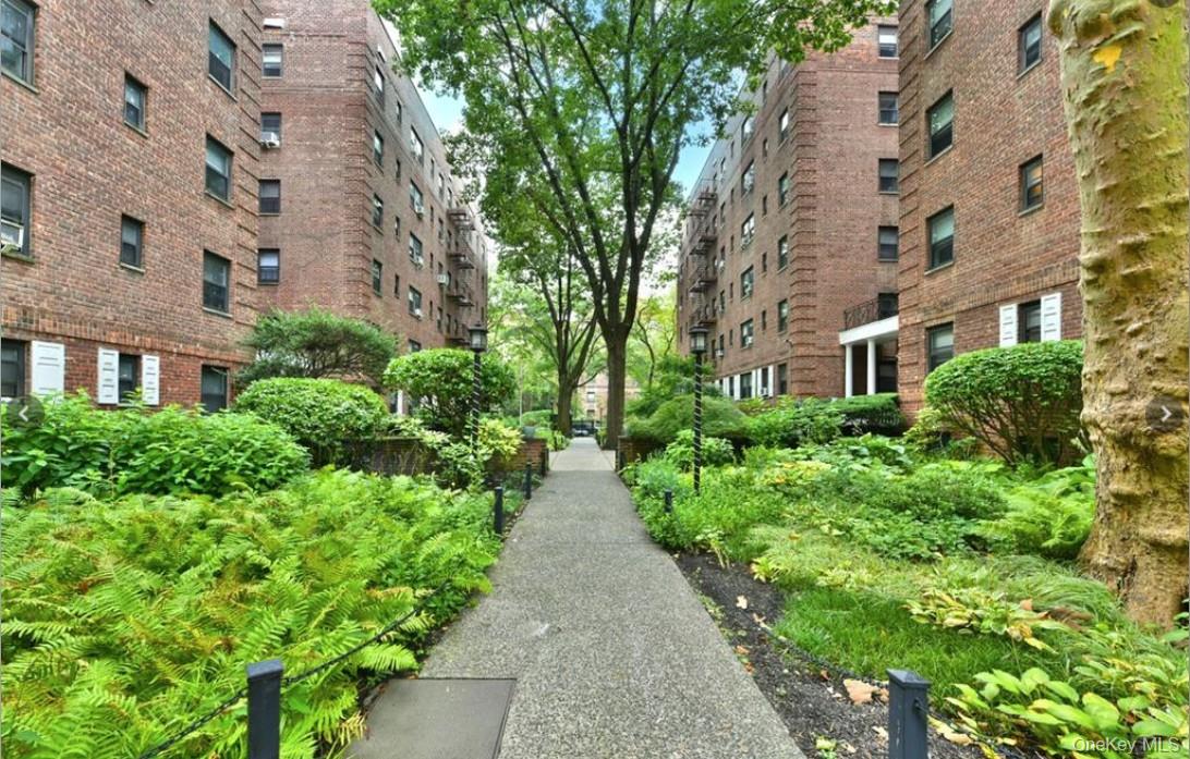 83-83 118th Street # #4A, Kew Gardens, NY 11415