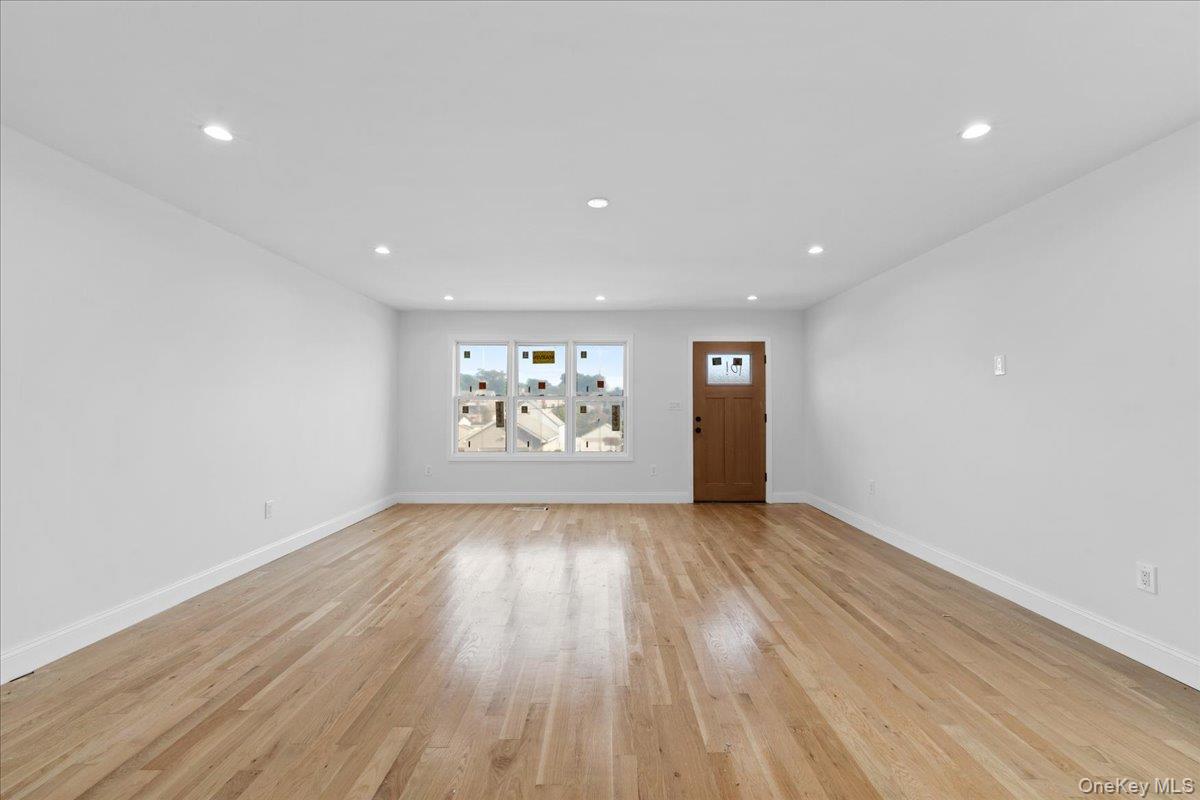 89 Thurton Place, Yonkers, NY 10704