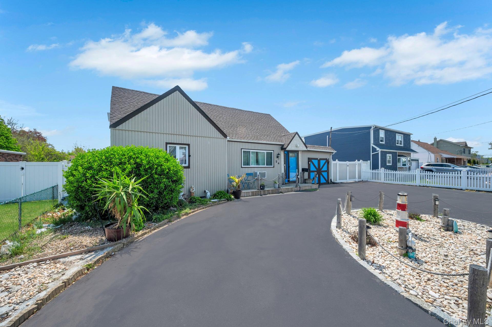 24 Raynor Street, West Babylon, NY 11704