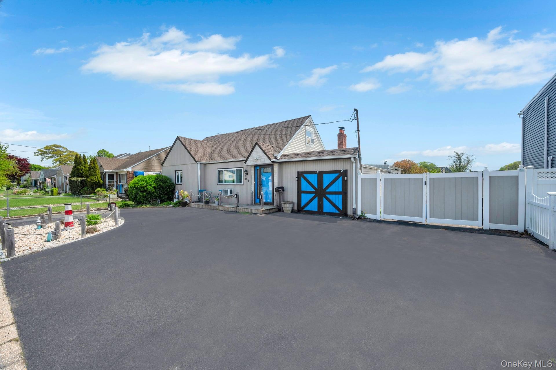 24 Raynor Street, West Babylon, NY 11704