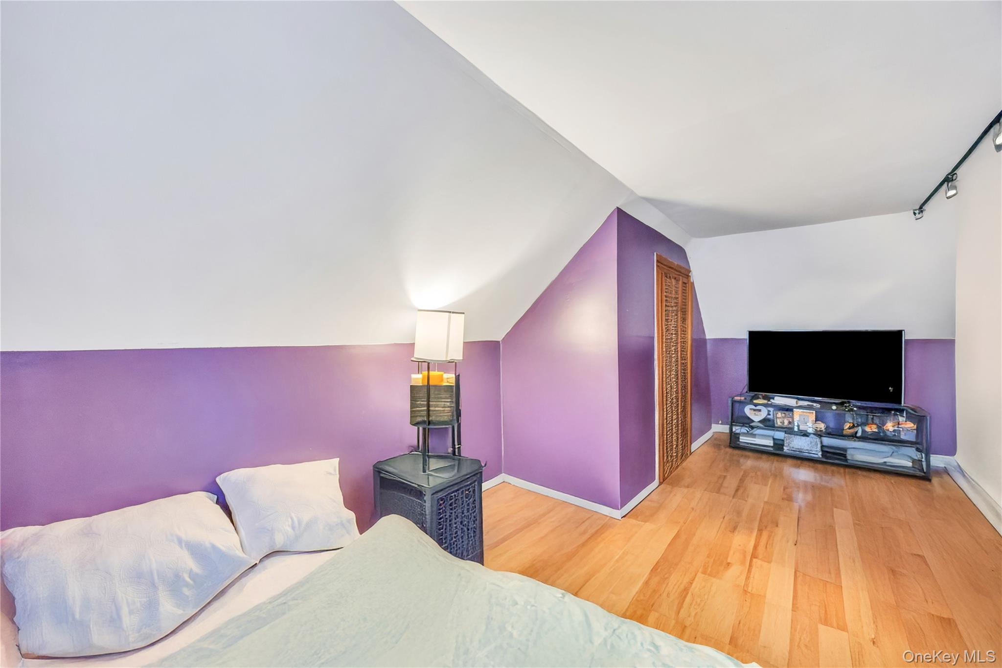 16 Cloister Lane, Hicksville, NY 11801