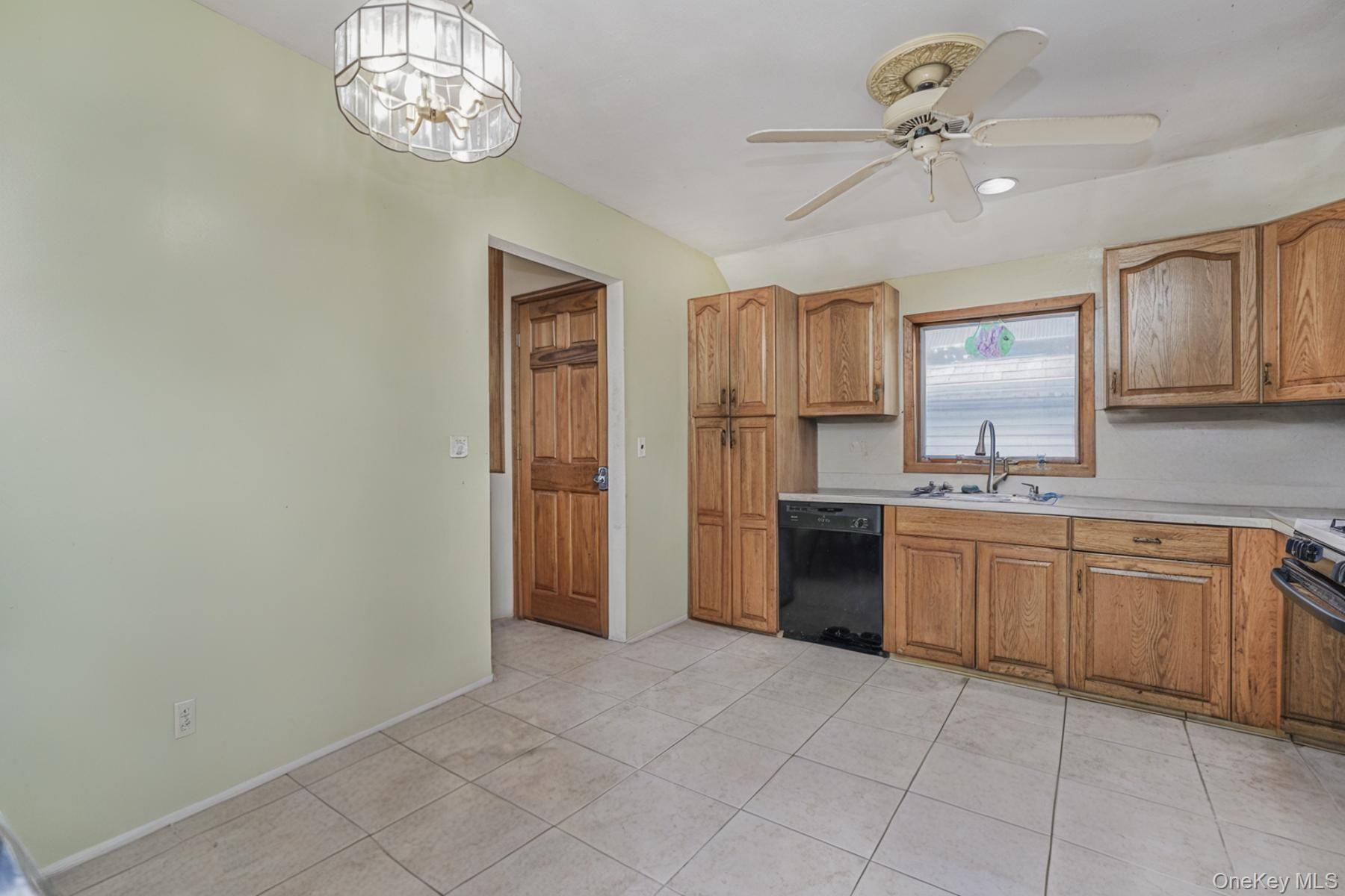 51 Rockwell Avenue, Staten Island, NY 10305