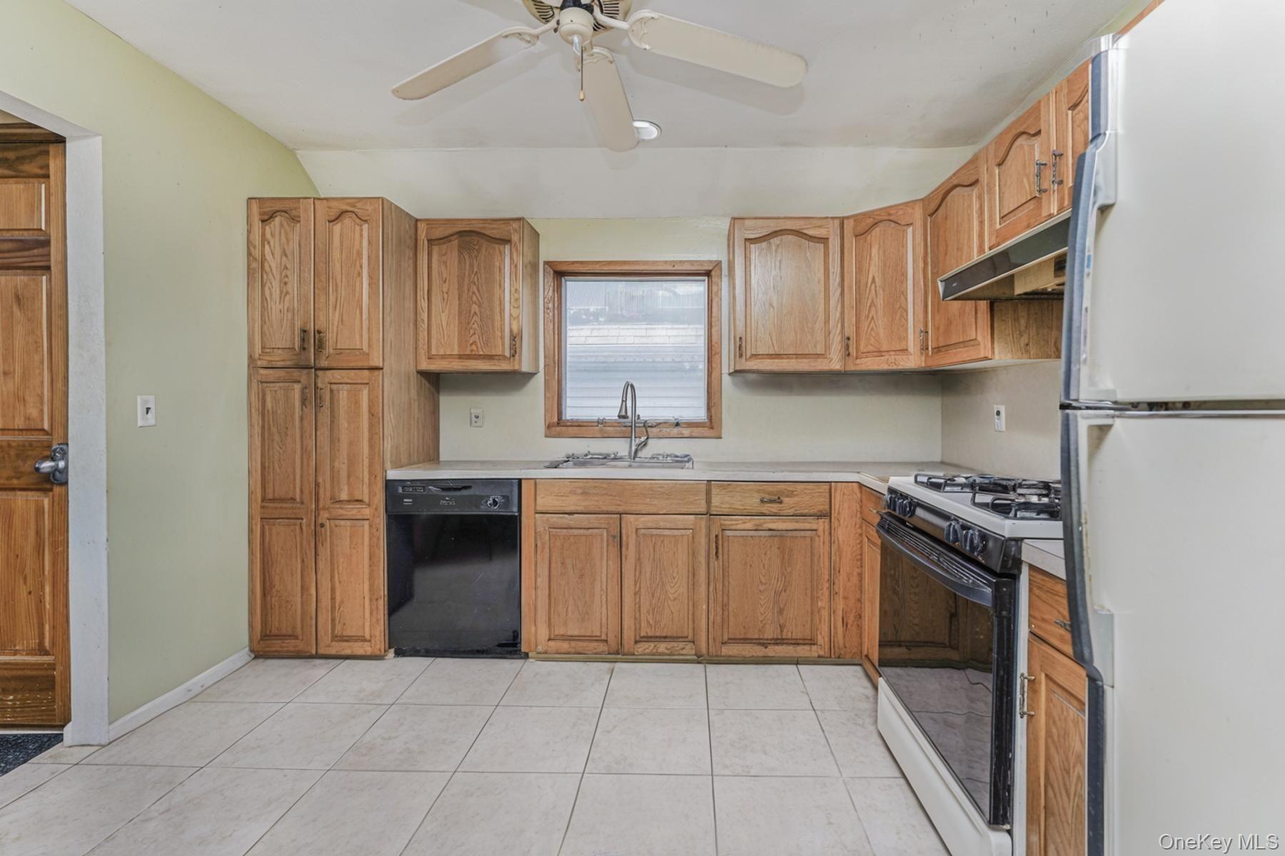 51 Rockwell Avenue, Staten Island, NY 10305