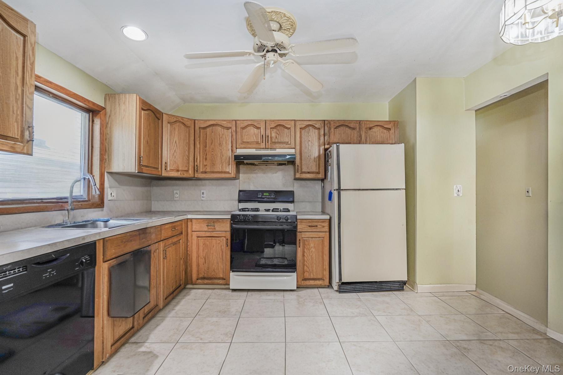 51 Rockwell Avenue, Staten Island, NY 10305