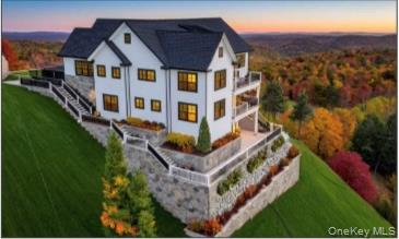 91 Fernwood Lane, Flower Hill, NY 11576