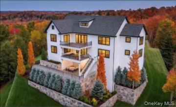 91 Fernwood Lane, Flower Hill, NY 11576