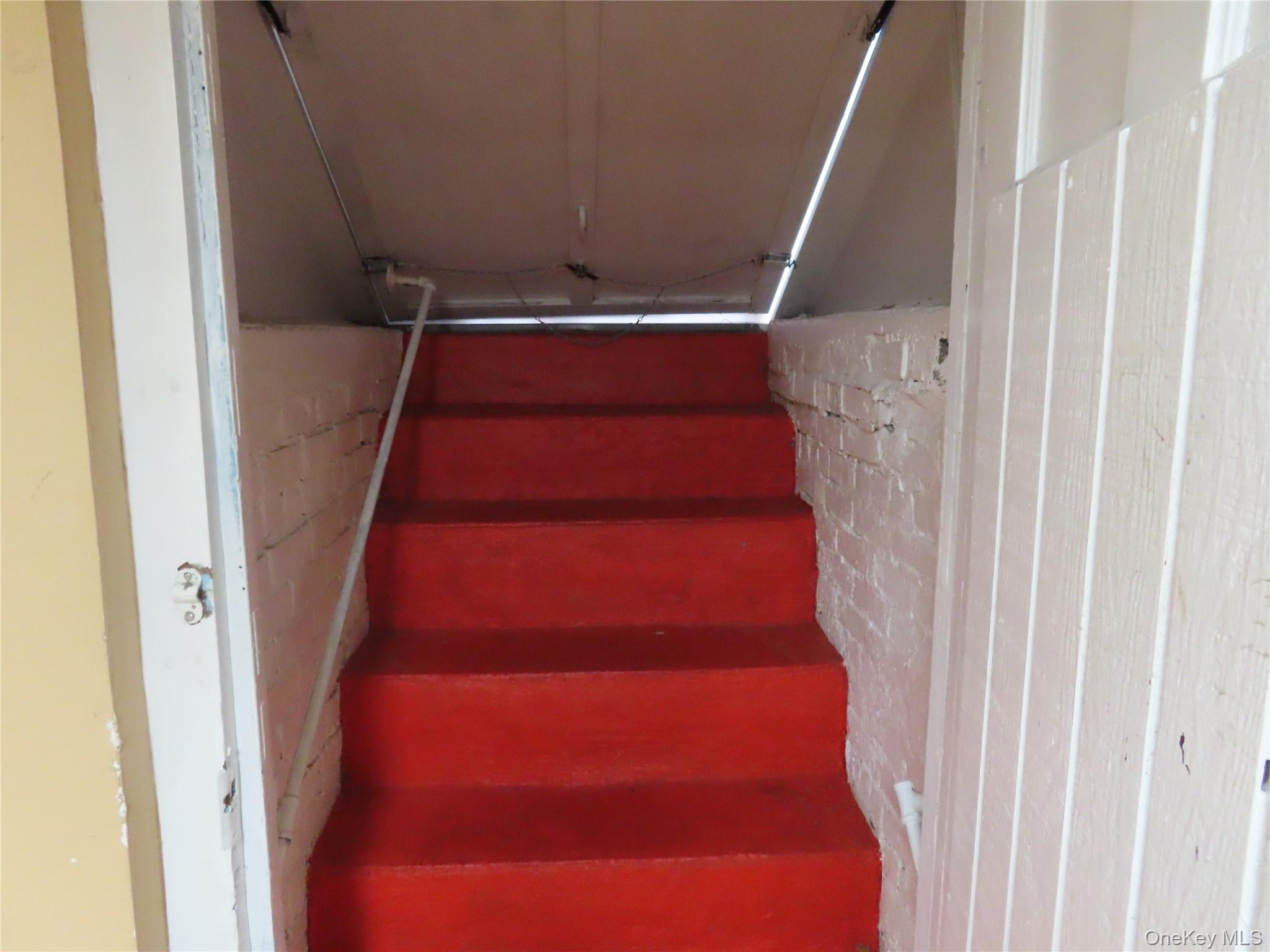 13 S Bayles Avenue, Port Washington, NY 11050