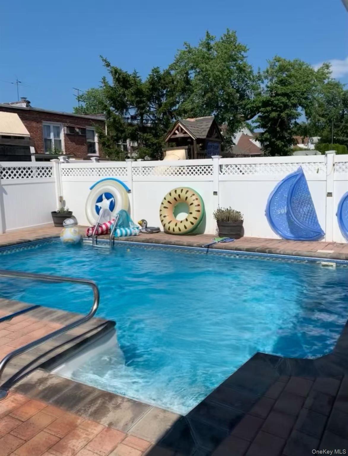 151-25 21 Avenue, Whitestone, NY 11357