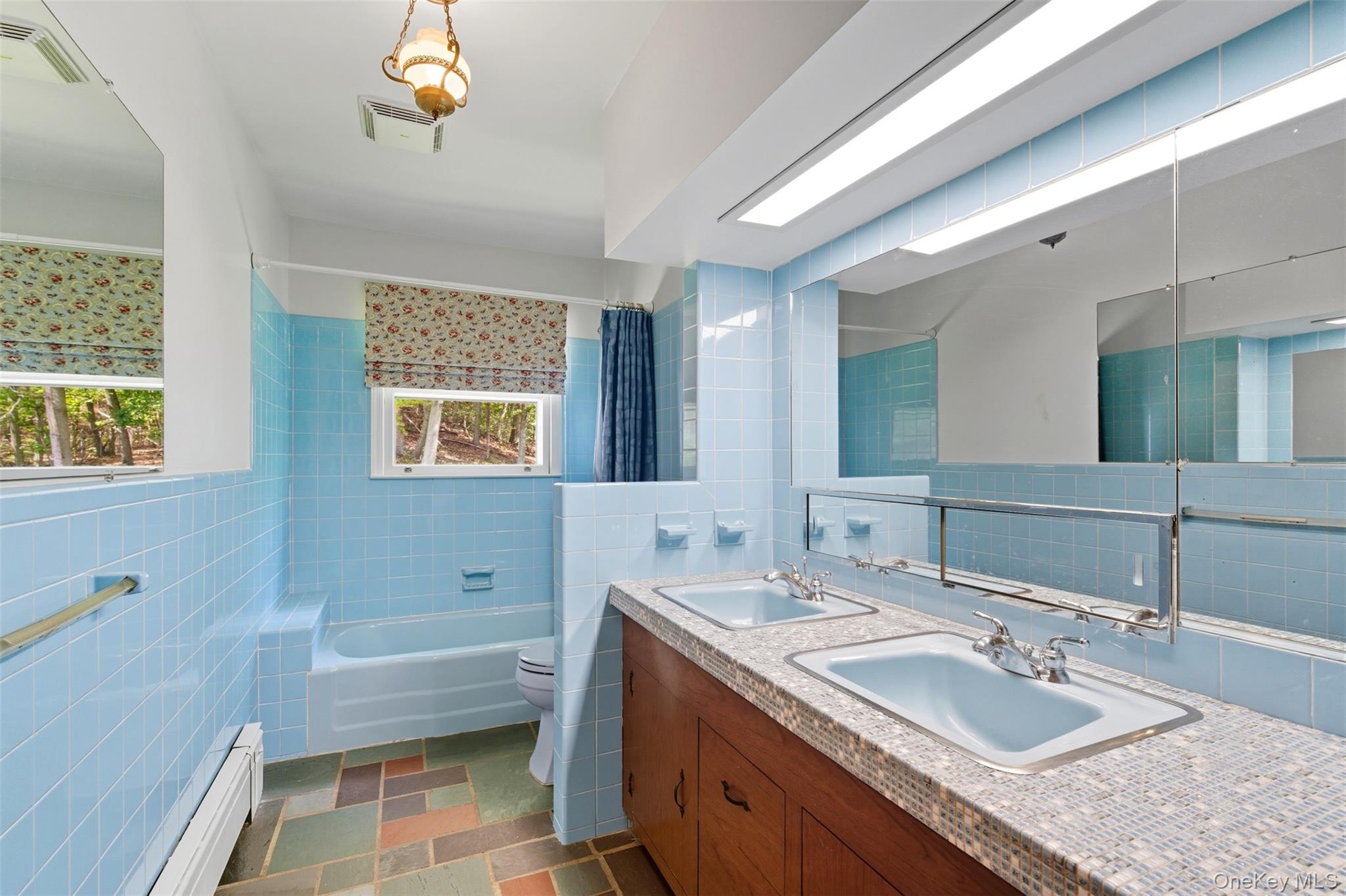 250 Manor Road, Huntington, NY 11743