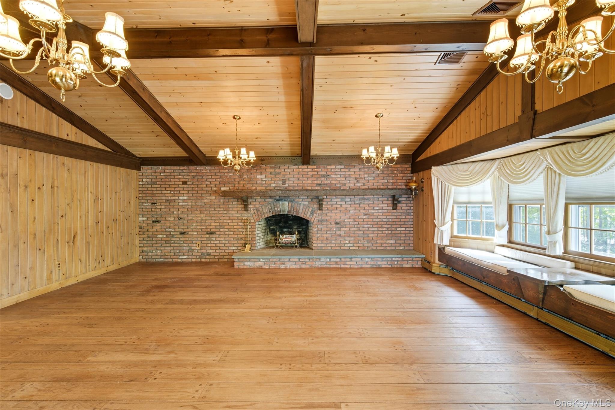 250 Manor Road, Huntington, NY 11743